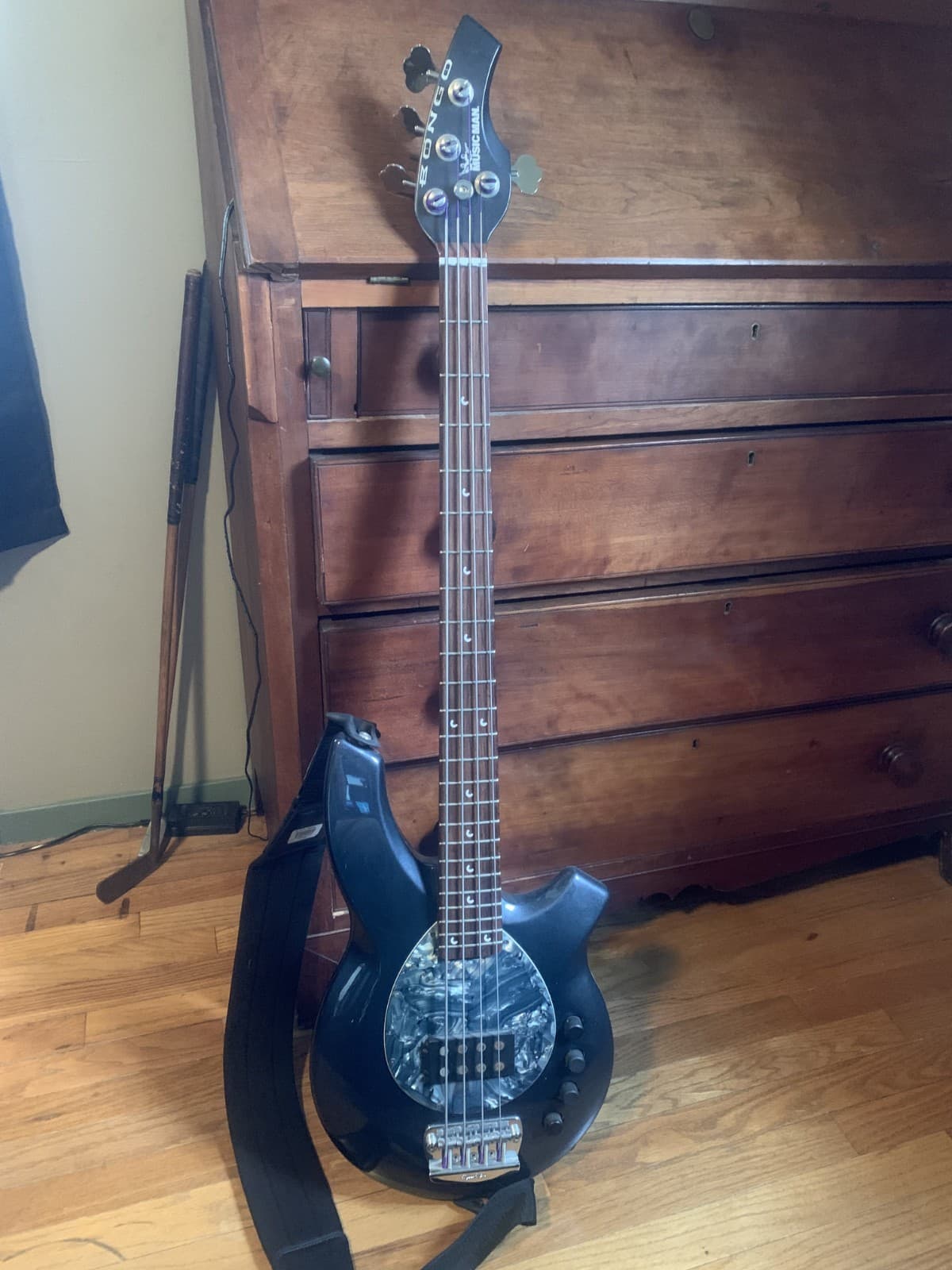Ernie Ball Music Man Bongo Bass Guitar in excellent condition