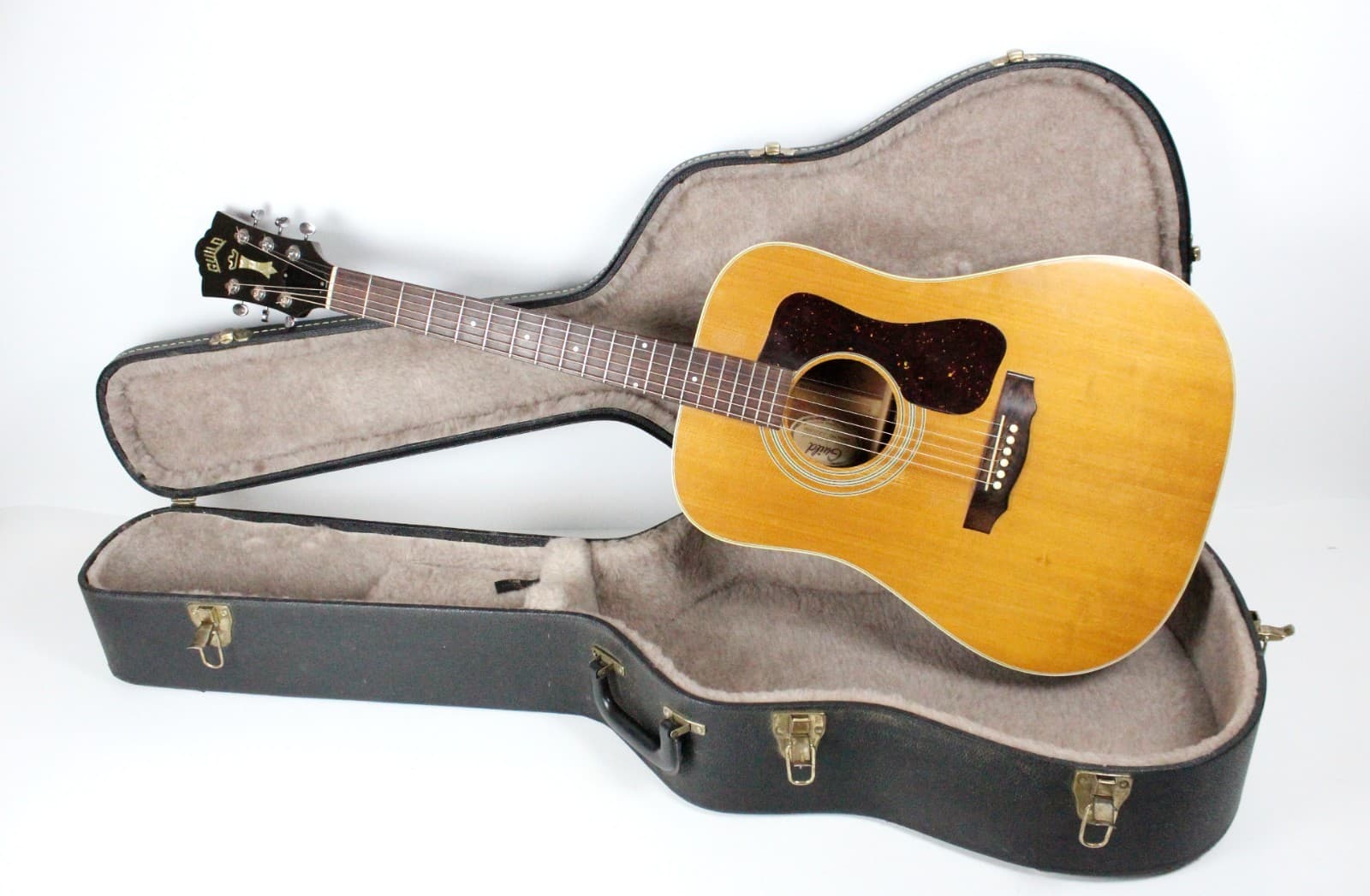 1975 Vintage Guild D-40 NT Acoustic Guitar Natural Solid Spruce Top 1970s USA