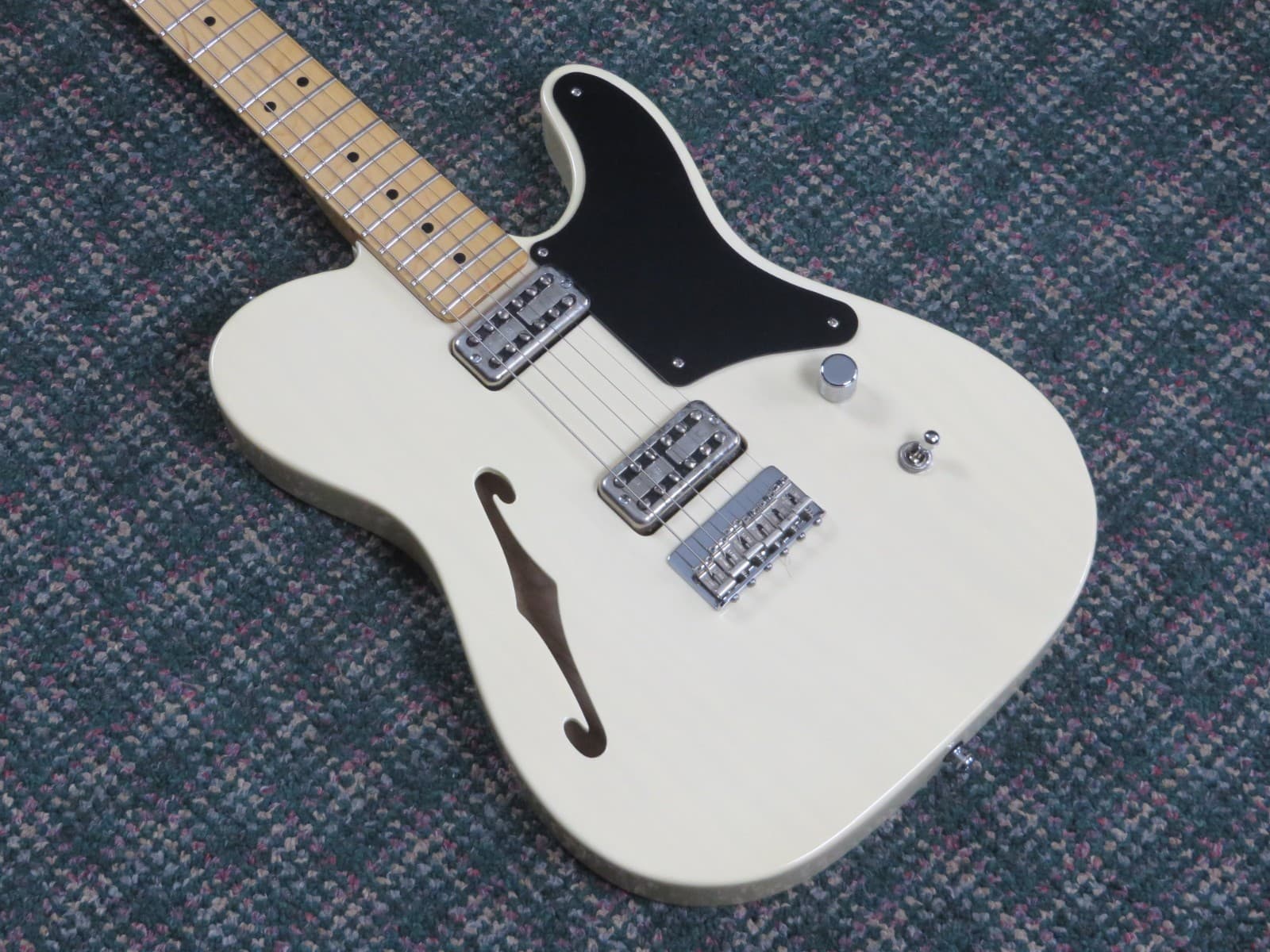 2013 Fender Cabronita Thinline Telecaster White Blonde! w/hardshell case