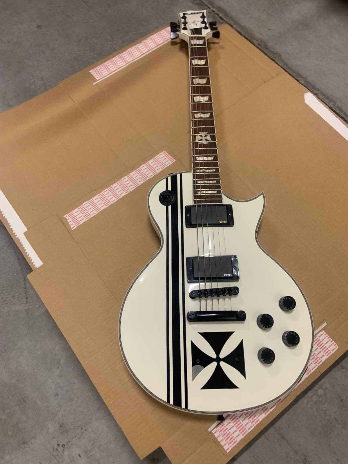 ESP LTD EC / Eclipse Style Electric Guitar – EMG Pickups – White Iron Cross