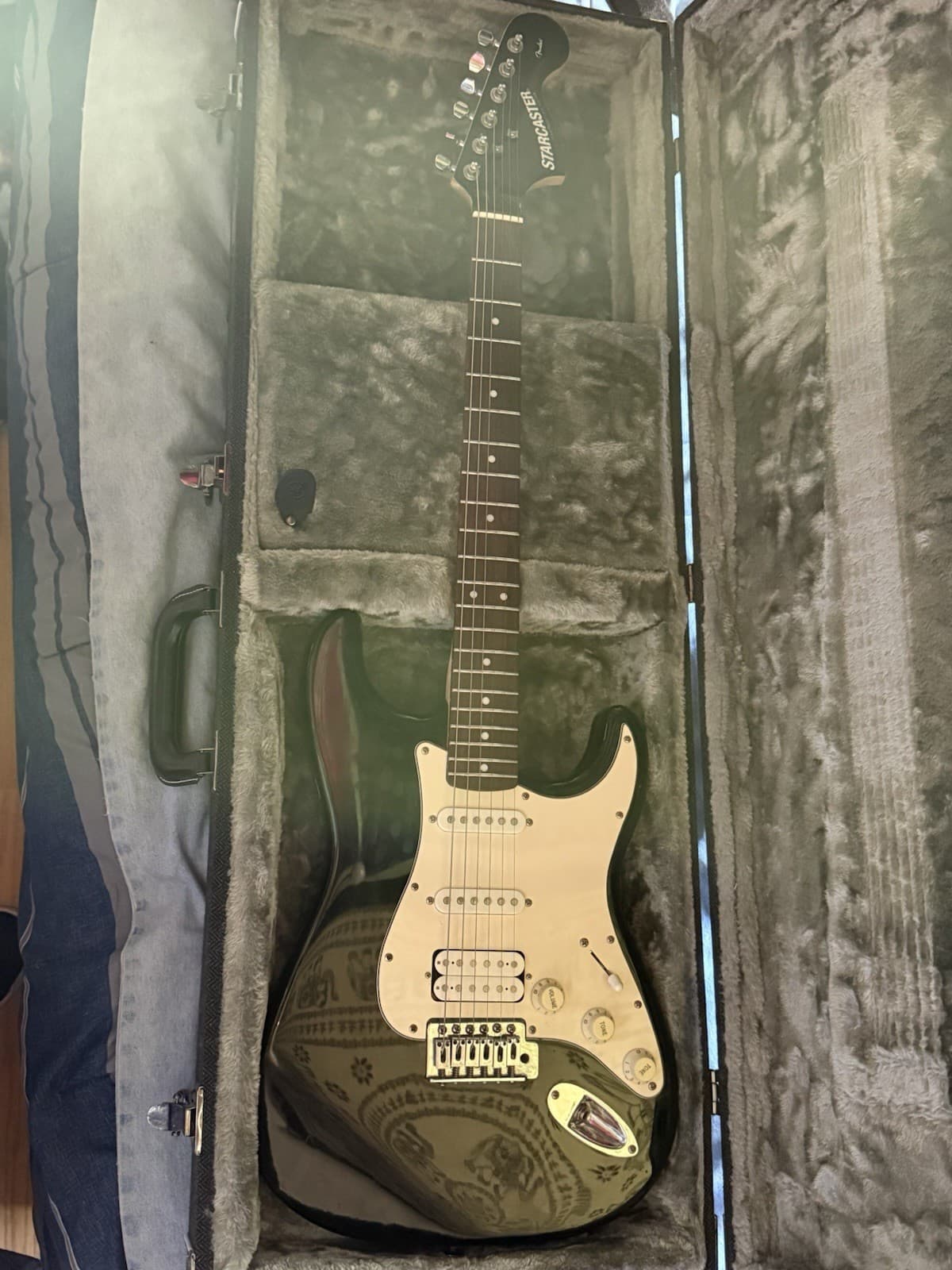 Starcaster Electric Guitar Black w/ Case & Fender Amplifier