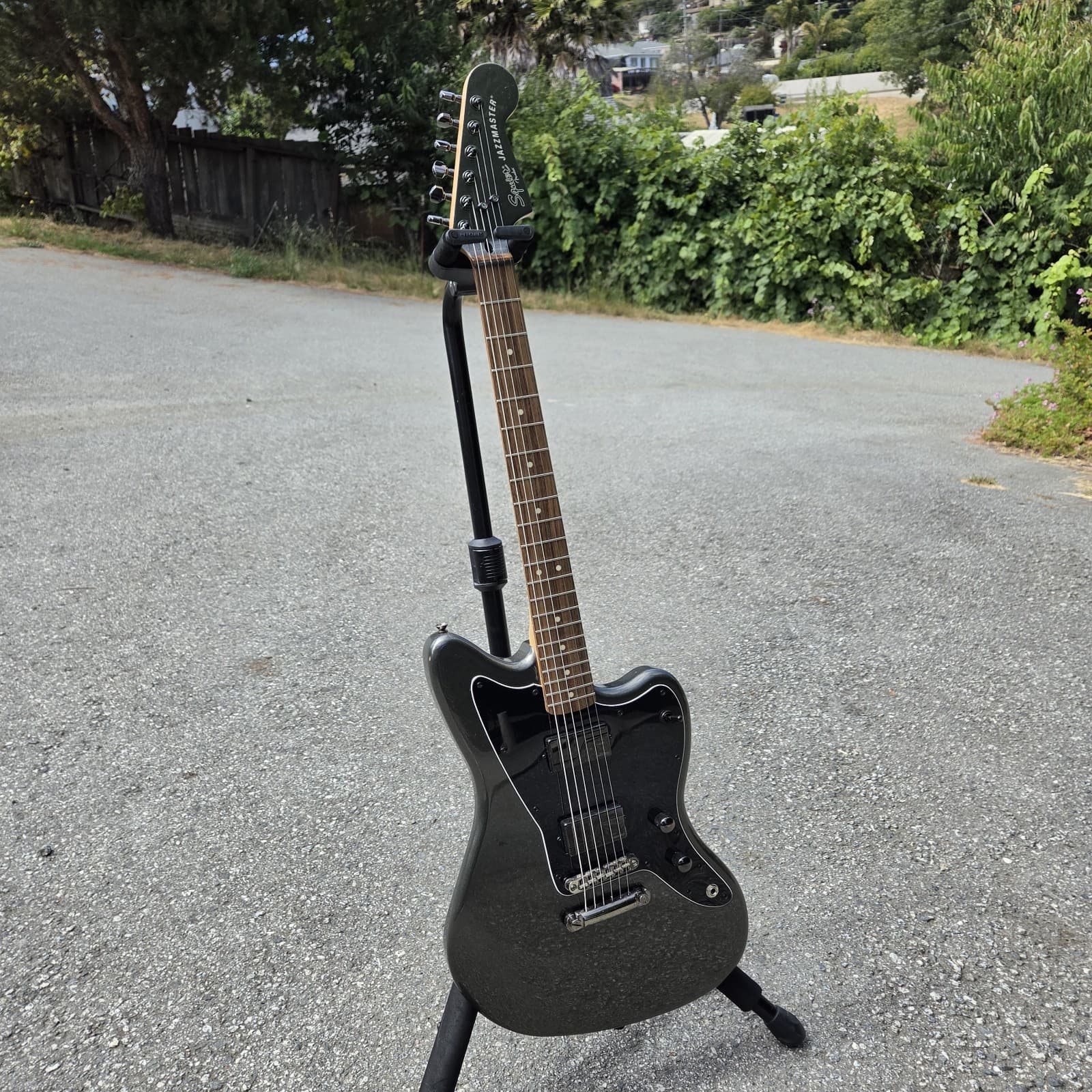 Squier Contemporary Jazzmaster with Fishman Fluence, Gotoh Locking, Luminlays