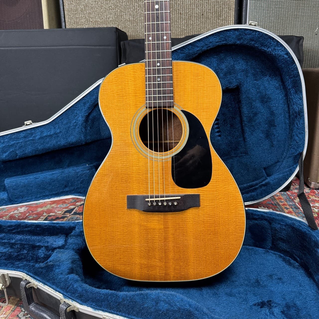 *Video* Martin 0-18 Concert Size All Solid Woods - 1992