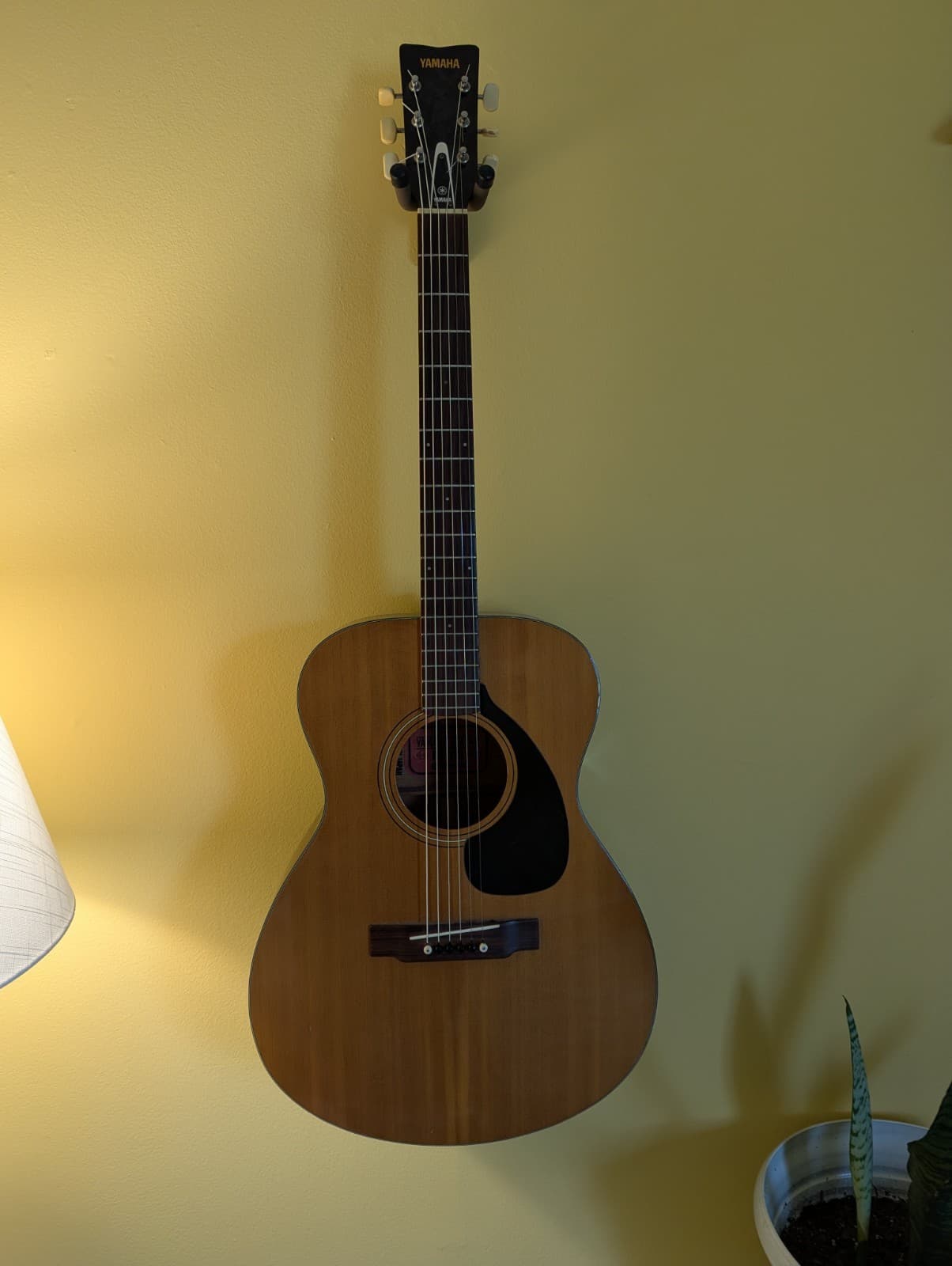 Yamaha FG-110 FG Series Dreadnought 6-String Acoustic Guitar Japan Brown