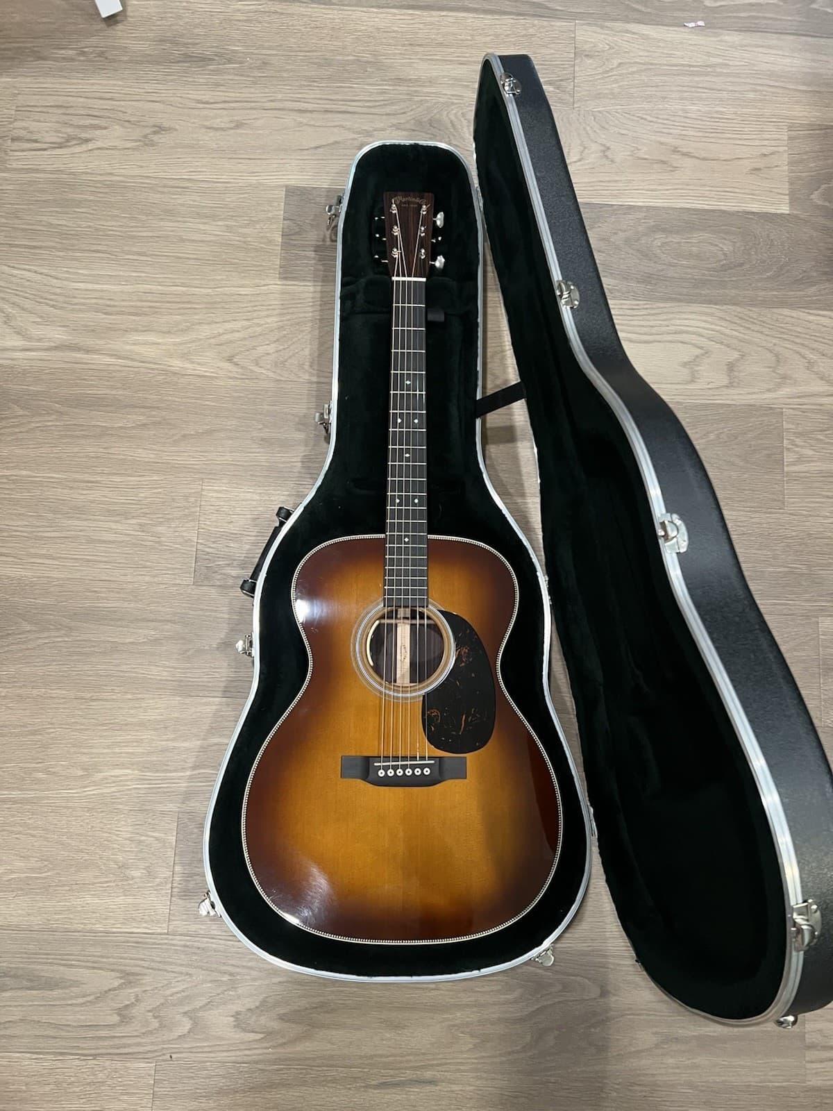 Martin 000-28 Standard Auditorium Acoustic Guitar Ambertone