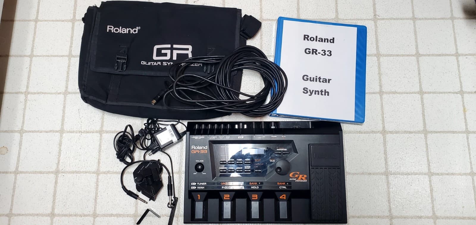Roland GR-33 Guitar Synthesizer Module Multi Effect GK3 Pickup Bundle