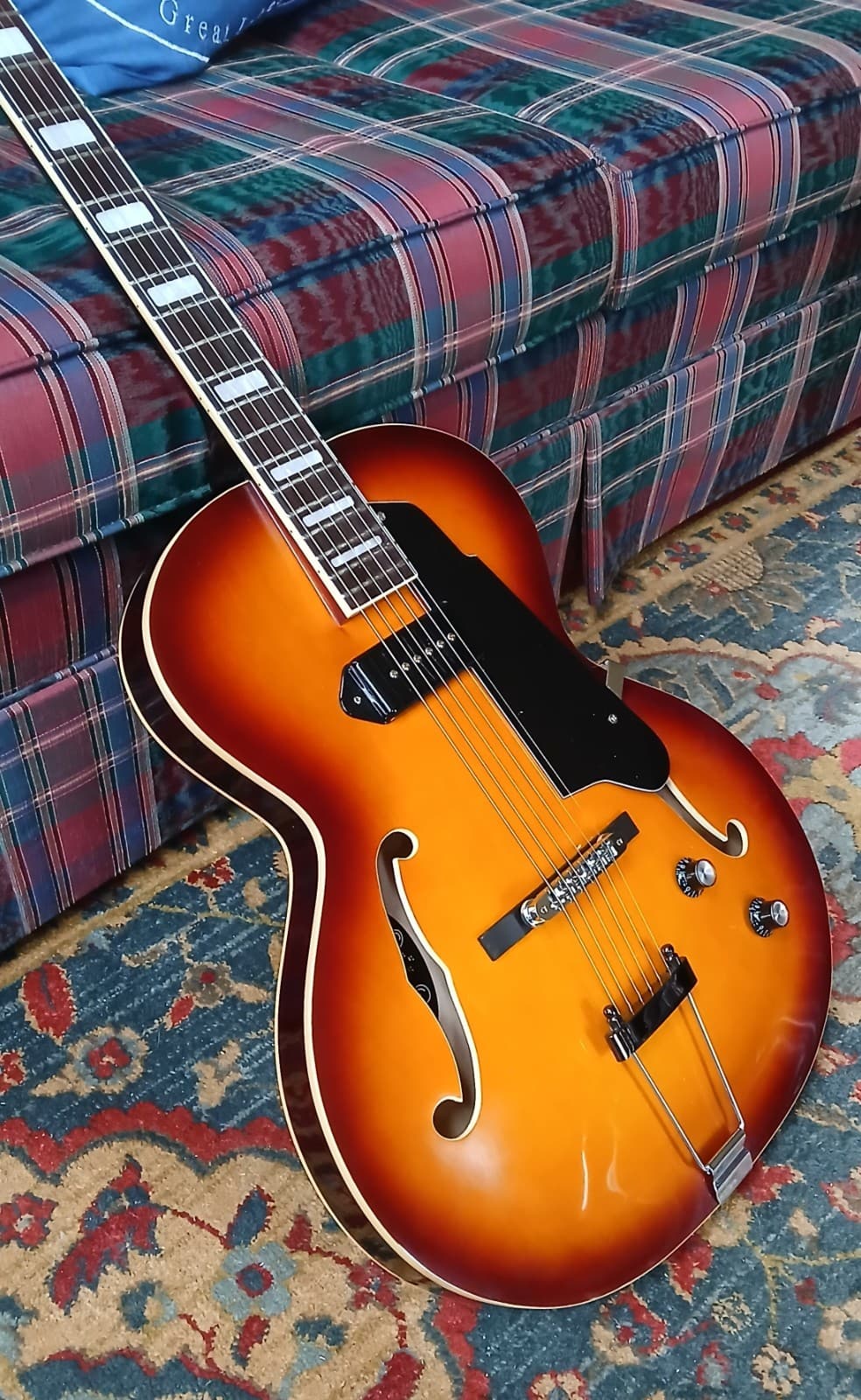 Grote Jazz Guitar