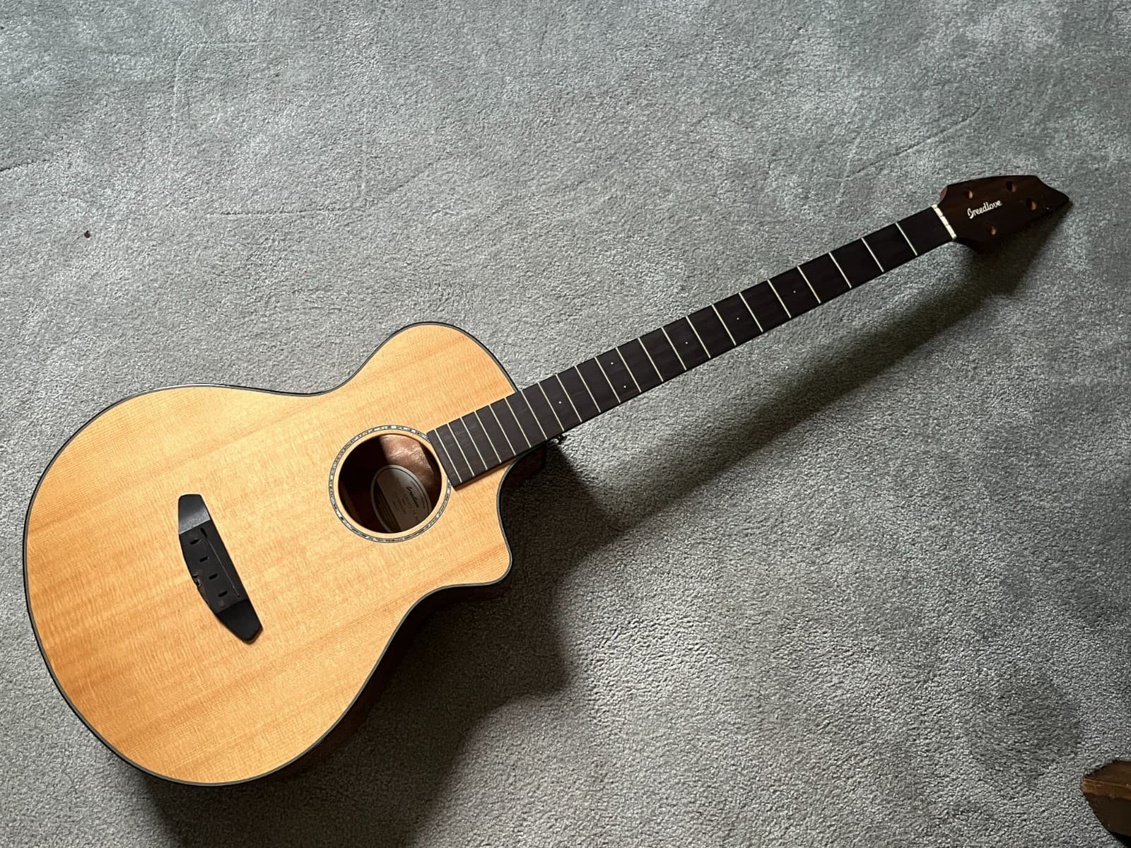 Breedlove Pursuit Concert CE bass BLEM