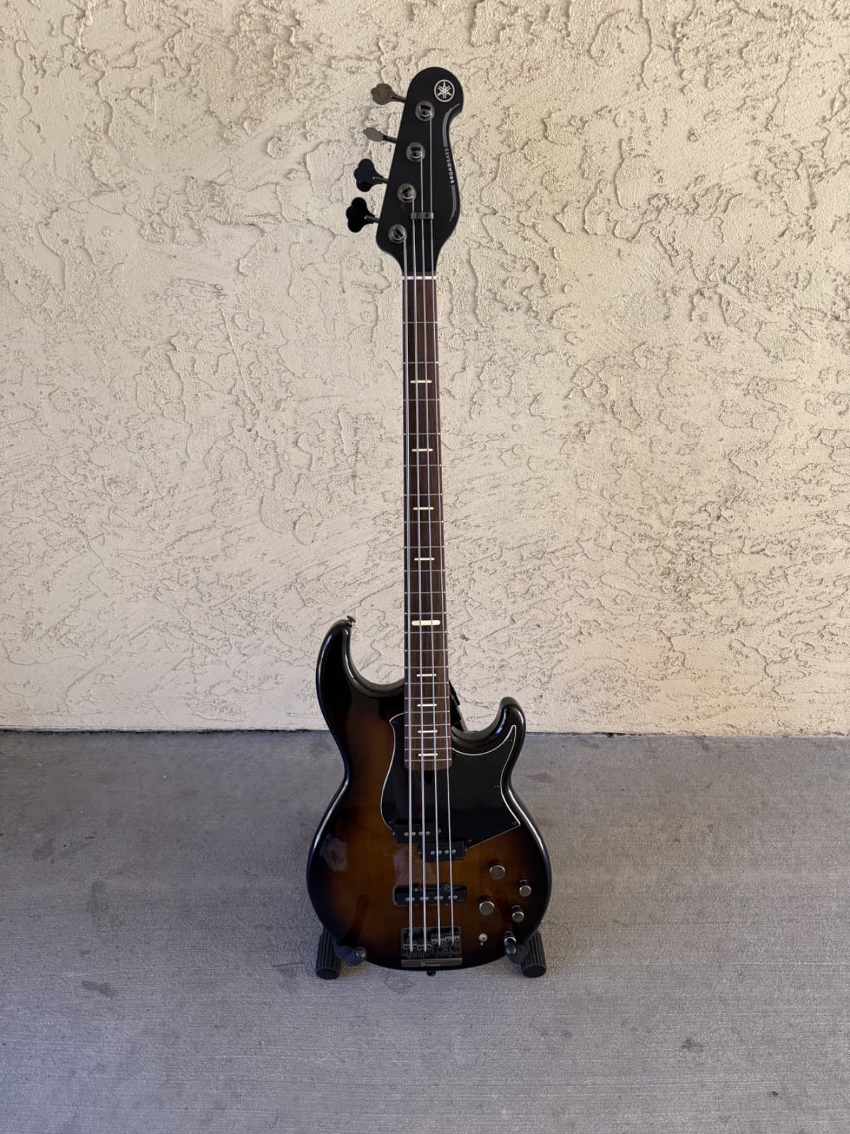 Yamaha BB734A 4-String Electric Bass Dark Coffee Sunburst w/ Gig Bag