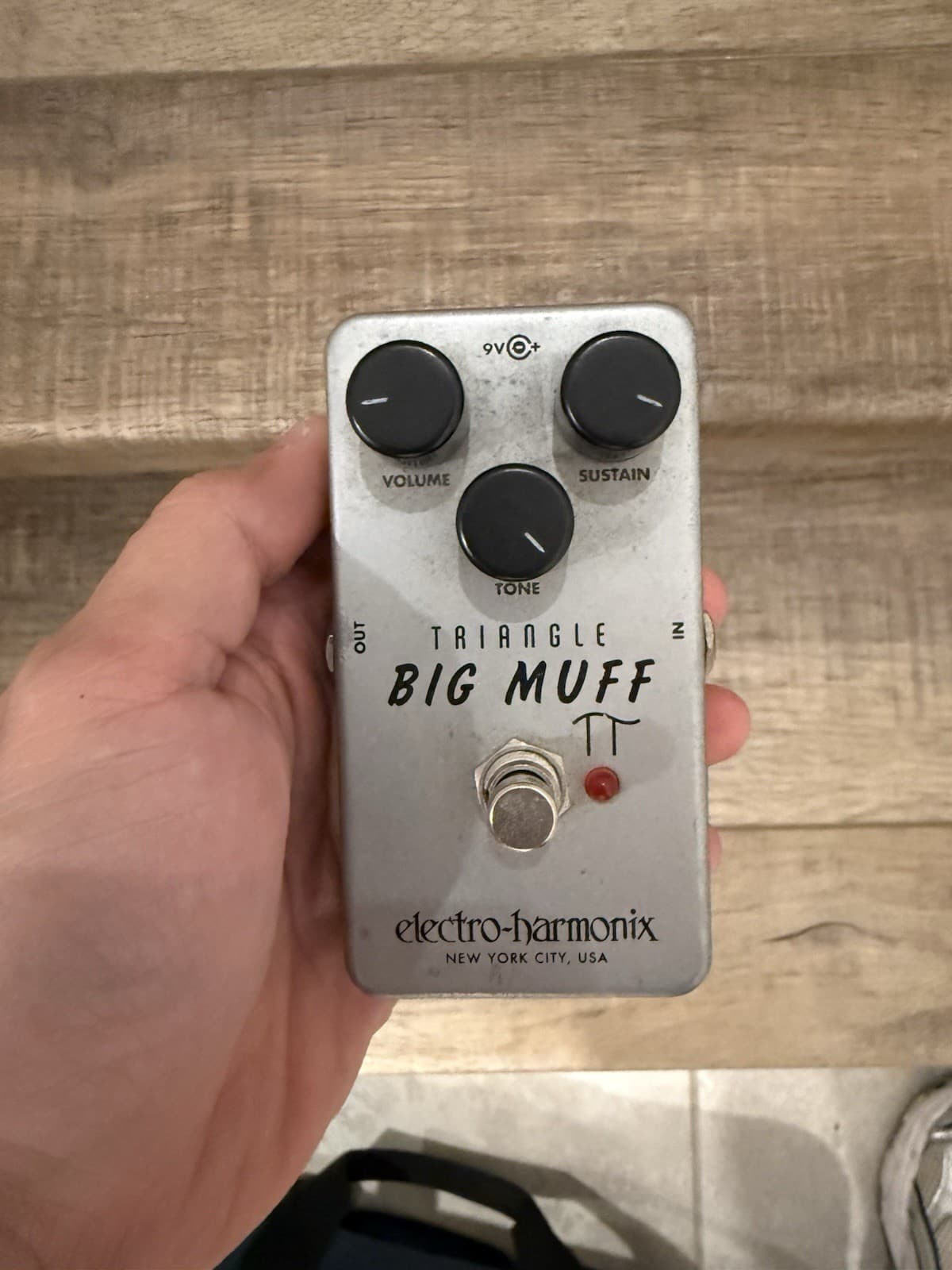 Electro-Harmonix Triangle Big Muff Pi Analog Fuzz Pedal for Electric Guitar
