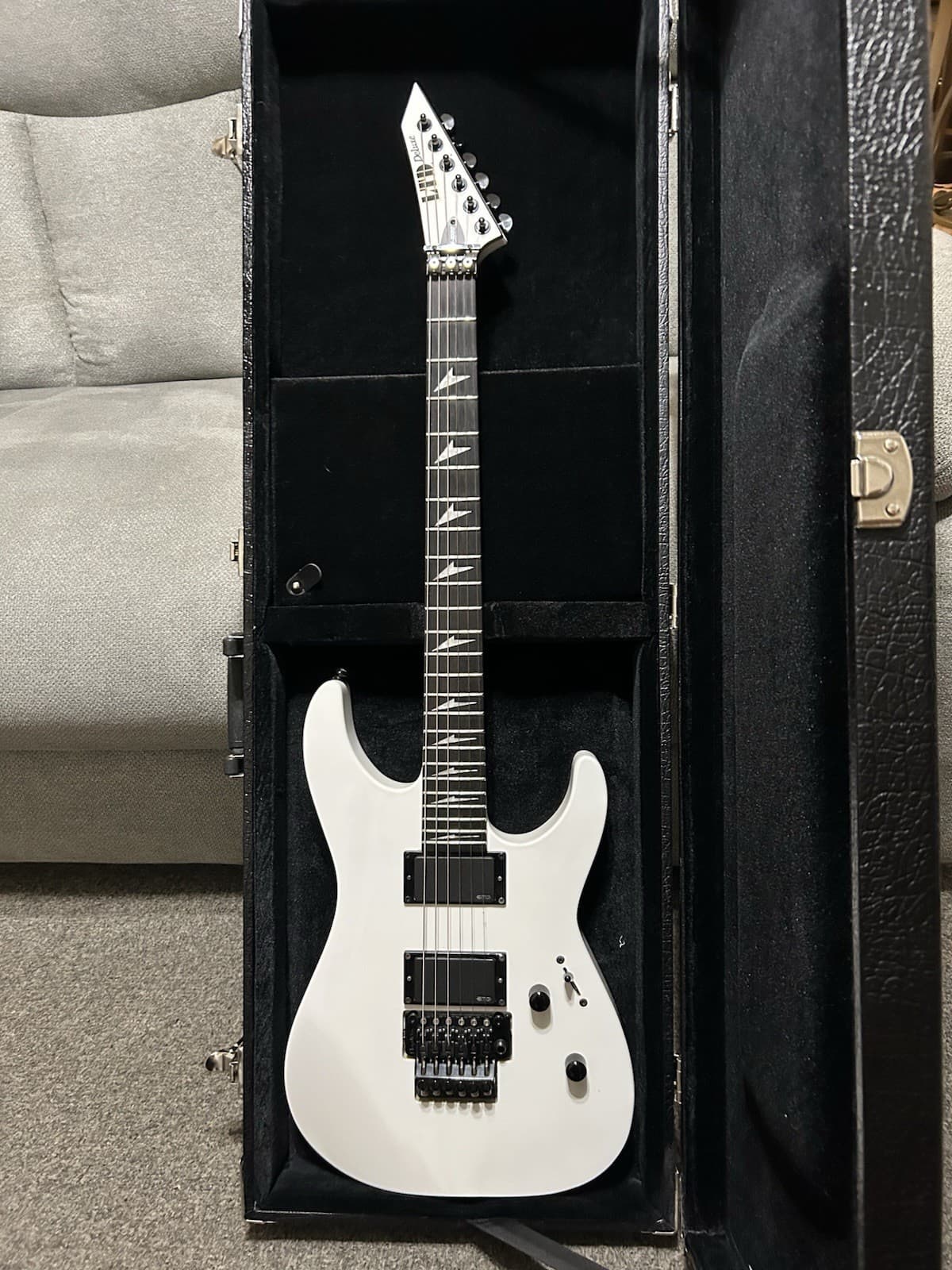 ESP LTD M-1000 Deluxe White 6-String Solid Mahogany Ebony 24-Fret +Strap
