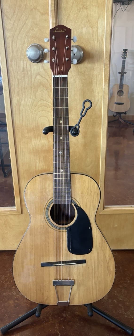 Lindell Parlor Acoustic Guitar Sunburst 6 String Right-Handed
