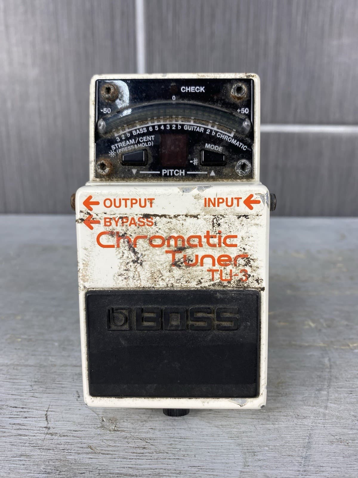 Boss TU-3 Chromatic Tuner Pedal Features a High Visibility 21 Segment LED METER