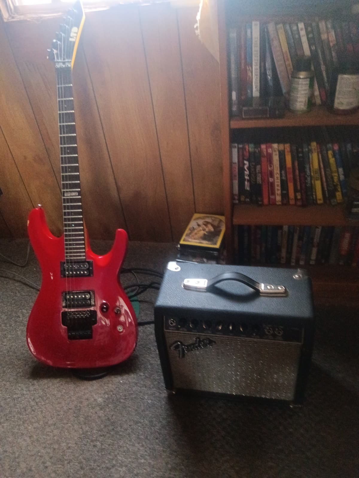 LTD MH-100 Red Electric Guitar 6-String Maple Neck 24 Frets Fender Amp PR241