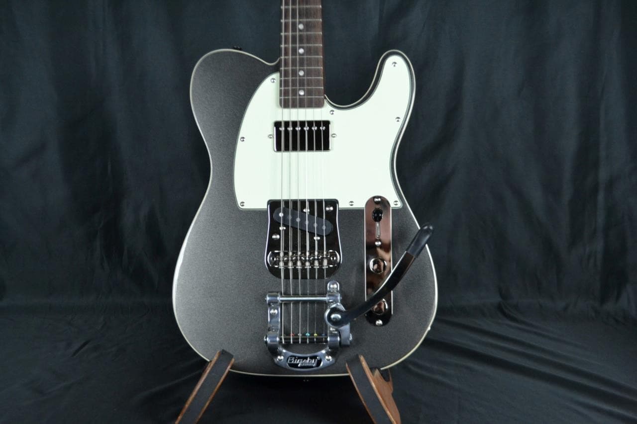 SQUIER FENDER SPECIAL RUN CLASSIC VIBE CUSTOM TELECASTER WITH BIGSBY SH