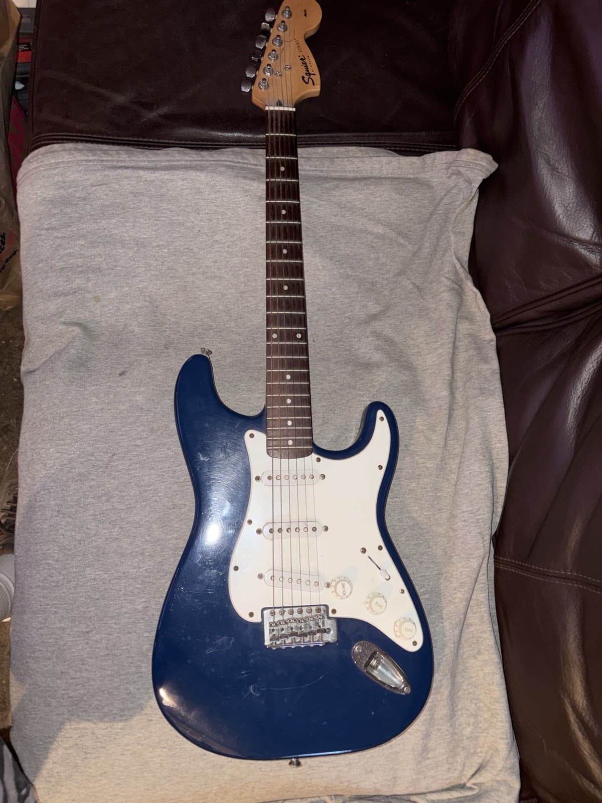 Fender Squier Stratocaster Affinity Electric Guitar Blue 6 String Right Handed