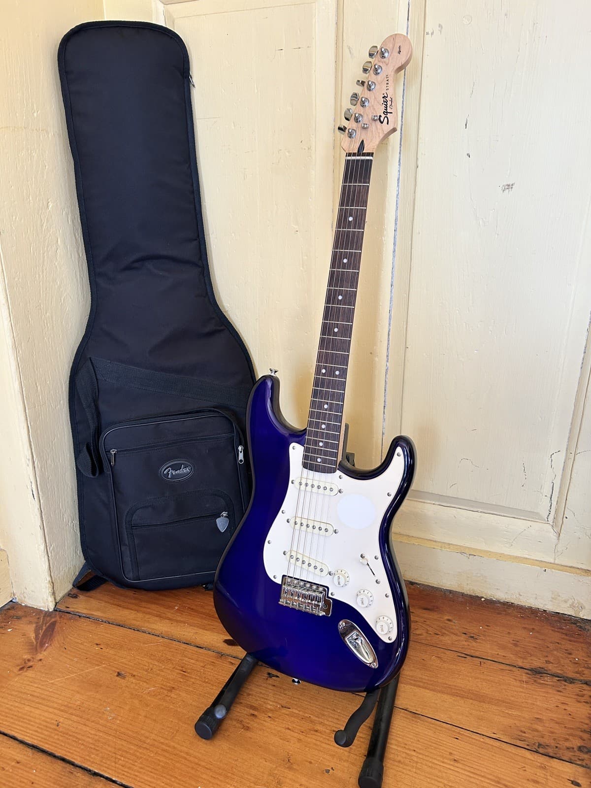 Fender Squier Stratocaster Affinity (Indonesia) Blue Electric Guitar W/Gig Bag