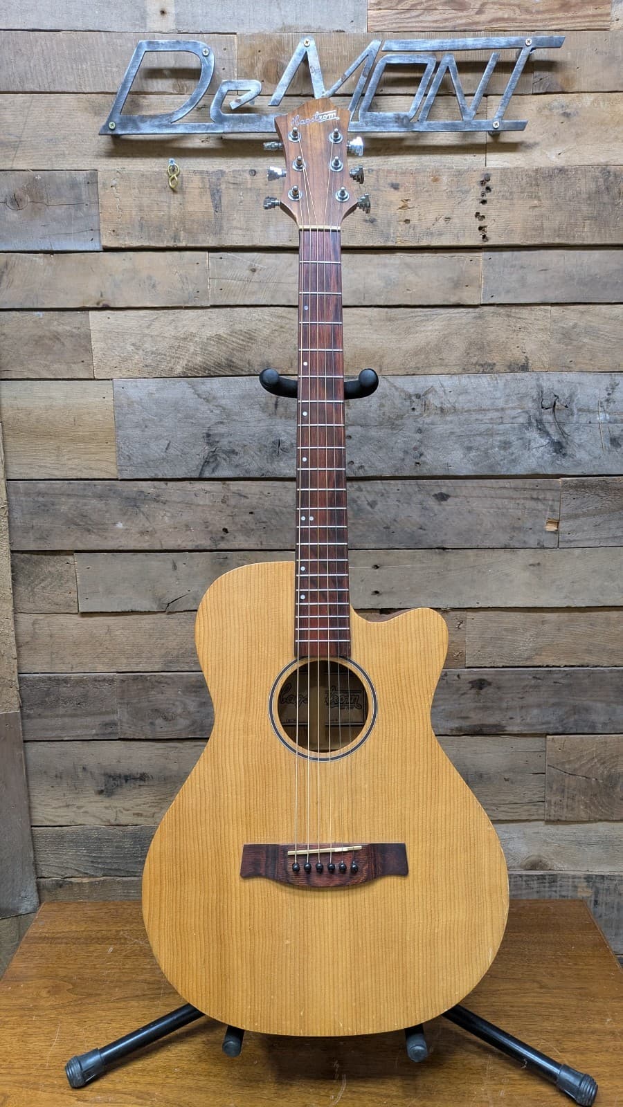 Hagstrom OC78S Solid Spruce Top 7/8 Orchestra Size Acoustic Guitar