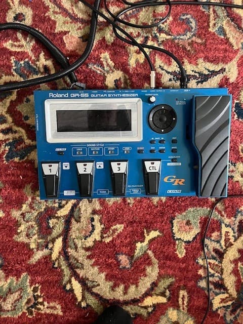 Roland GR-55 Guitar Synthesizer + GK-3BBass Pickup - Powers On, Tested Power