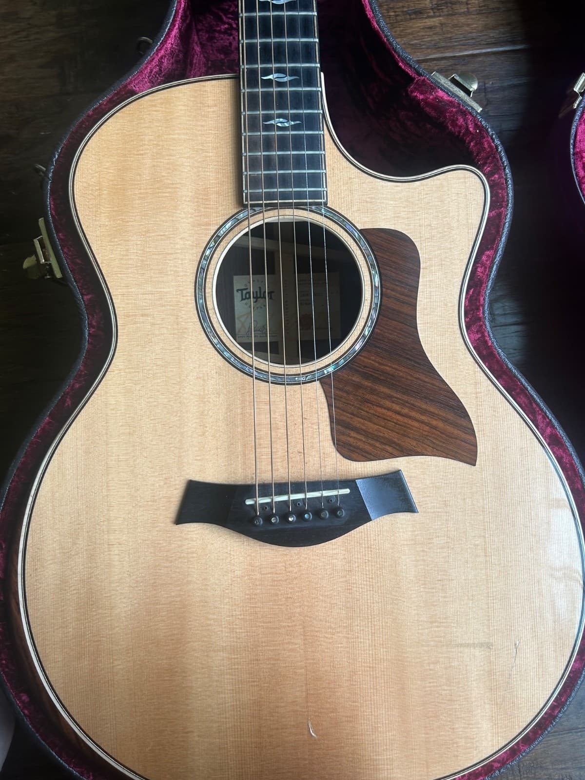 Taylor 814ce guitar V-Class Mint with case