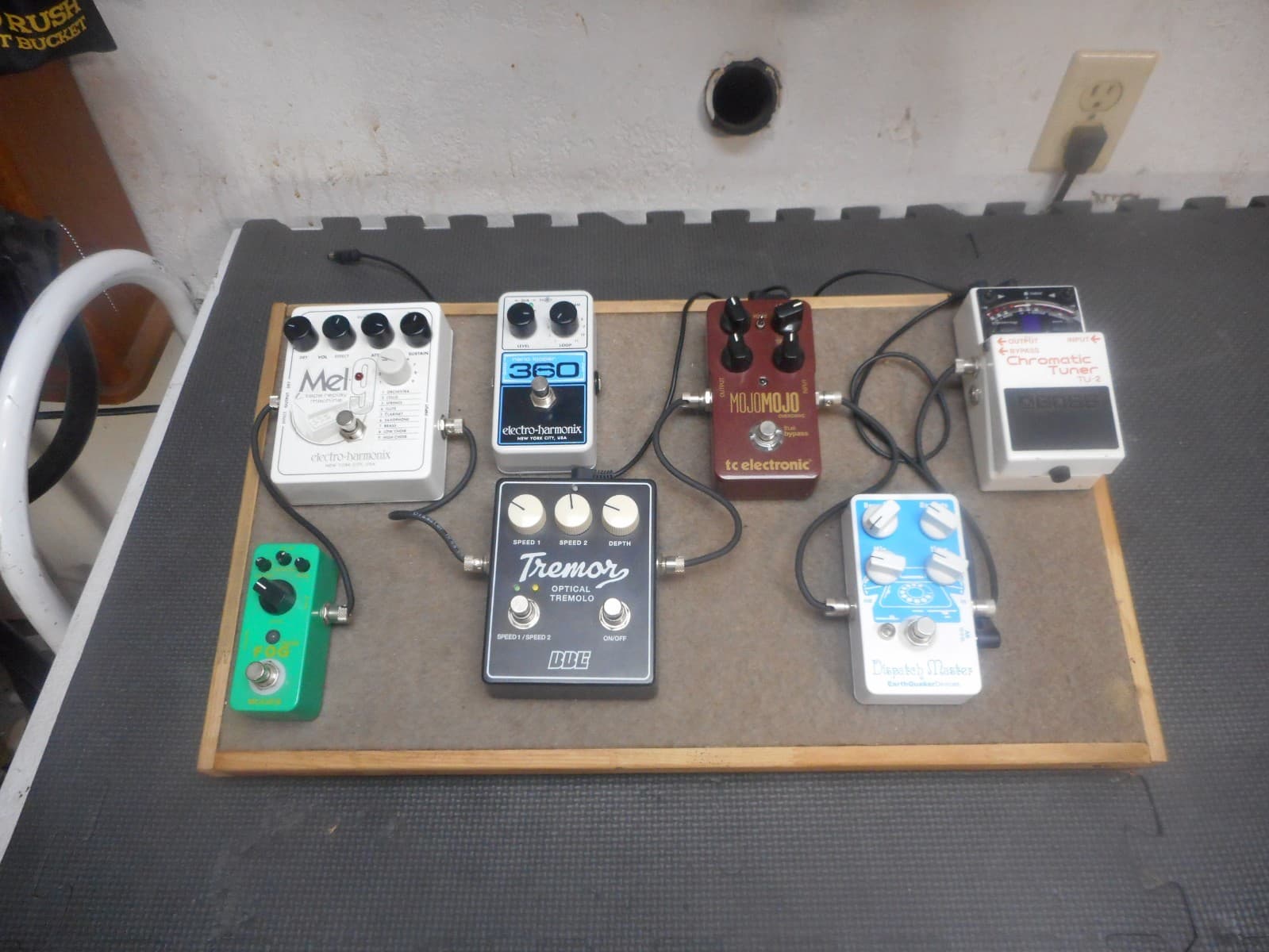 Guitar Pedal Board With 7 Pedals Electro-Harmonix Mel 9, 360 Nano Looper, Mojo