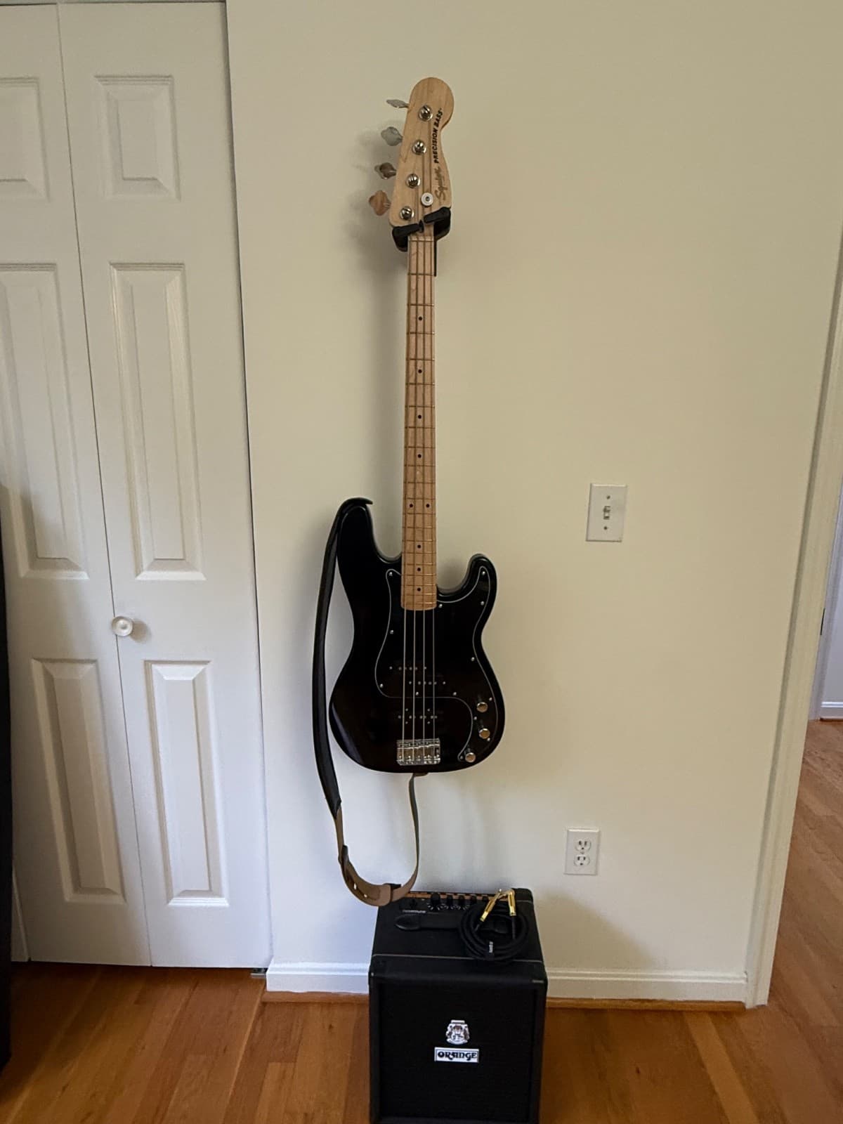 Fender Squire Affinity Series Black Precision Bass w/ Orange Crush 25 Black Amp