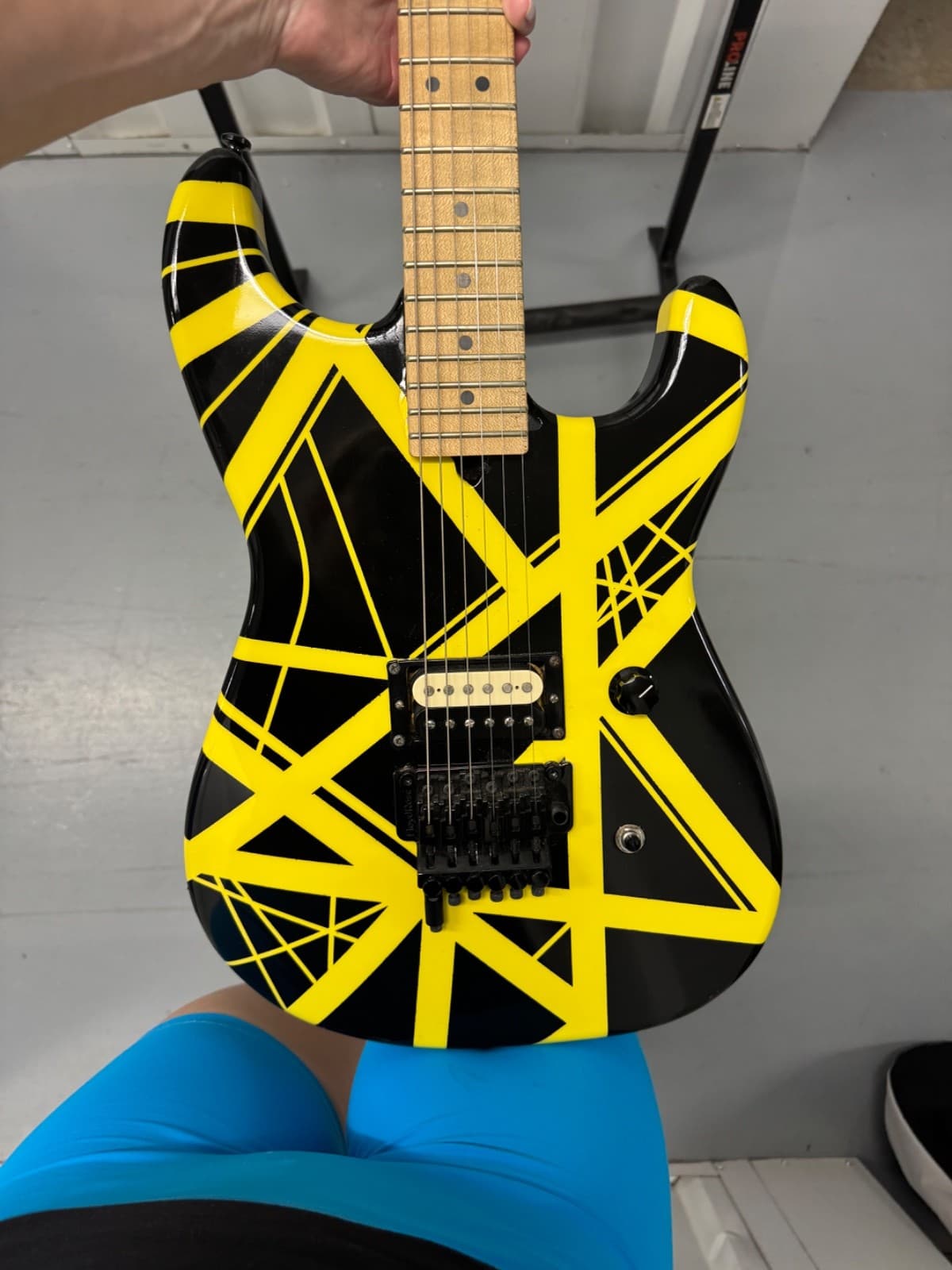 Charvel San Dimas/Pro-Mod-style guitar EVH Bumblebee style, Mexico