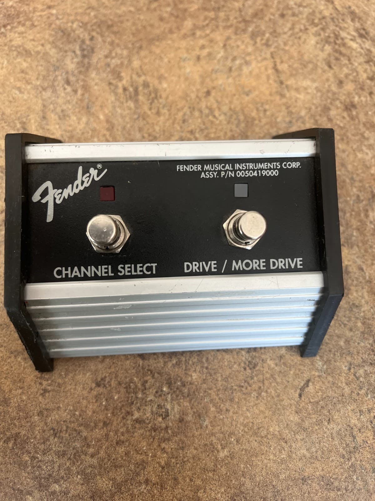 Fender Guitar Amplifier 2-Button Foot Switch _ Channel Select • Drive/More Drive