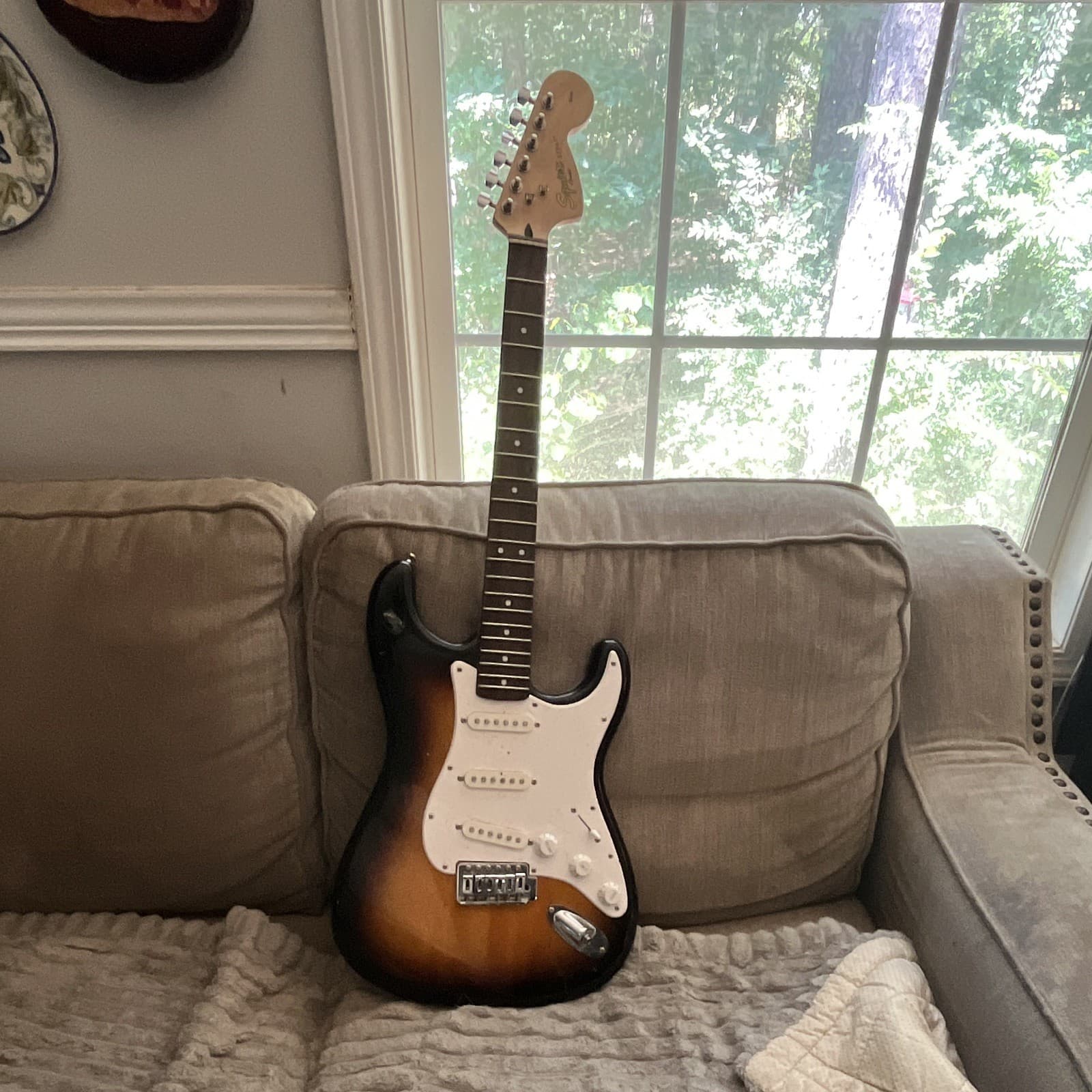 Squier Fender Stratocaster 3/4 Sunburst Maple Solid Body 6-String RH