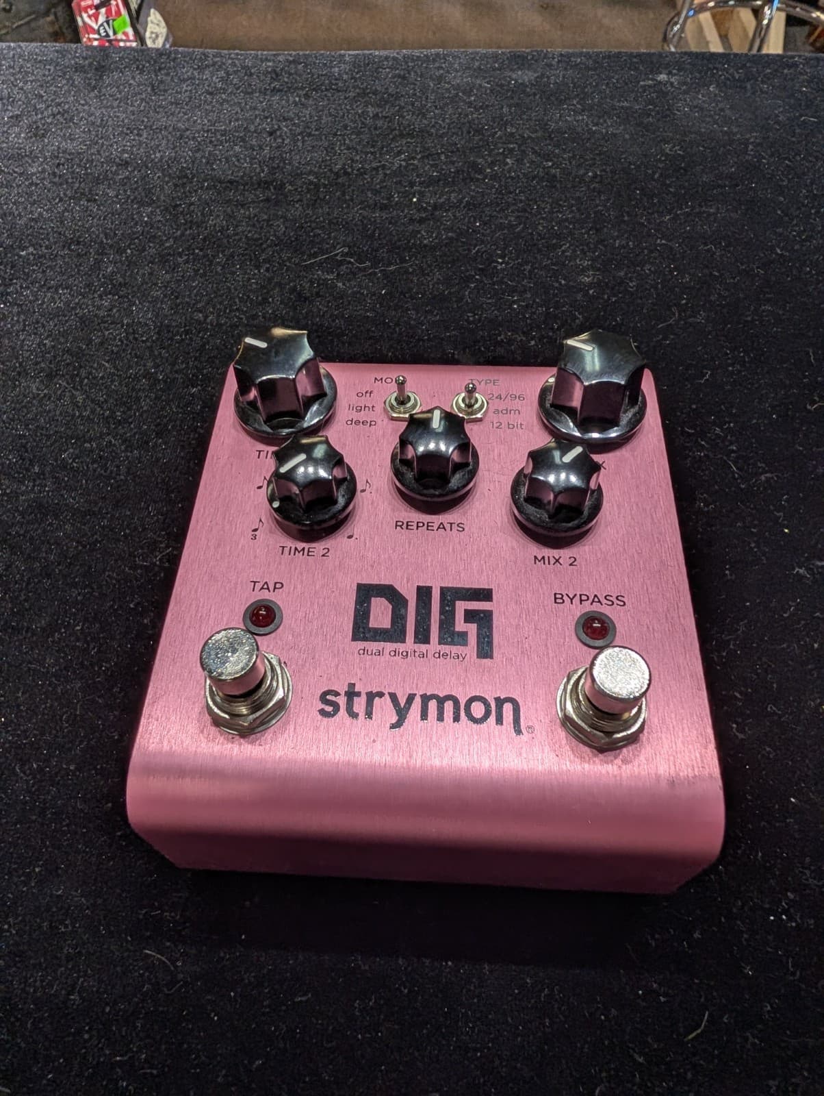 Strymon DIG V1 Dual Digital Delay Guitar Effects Pedal - TESTED -