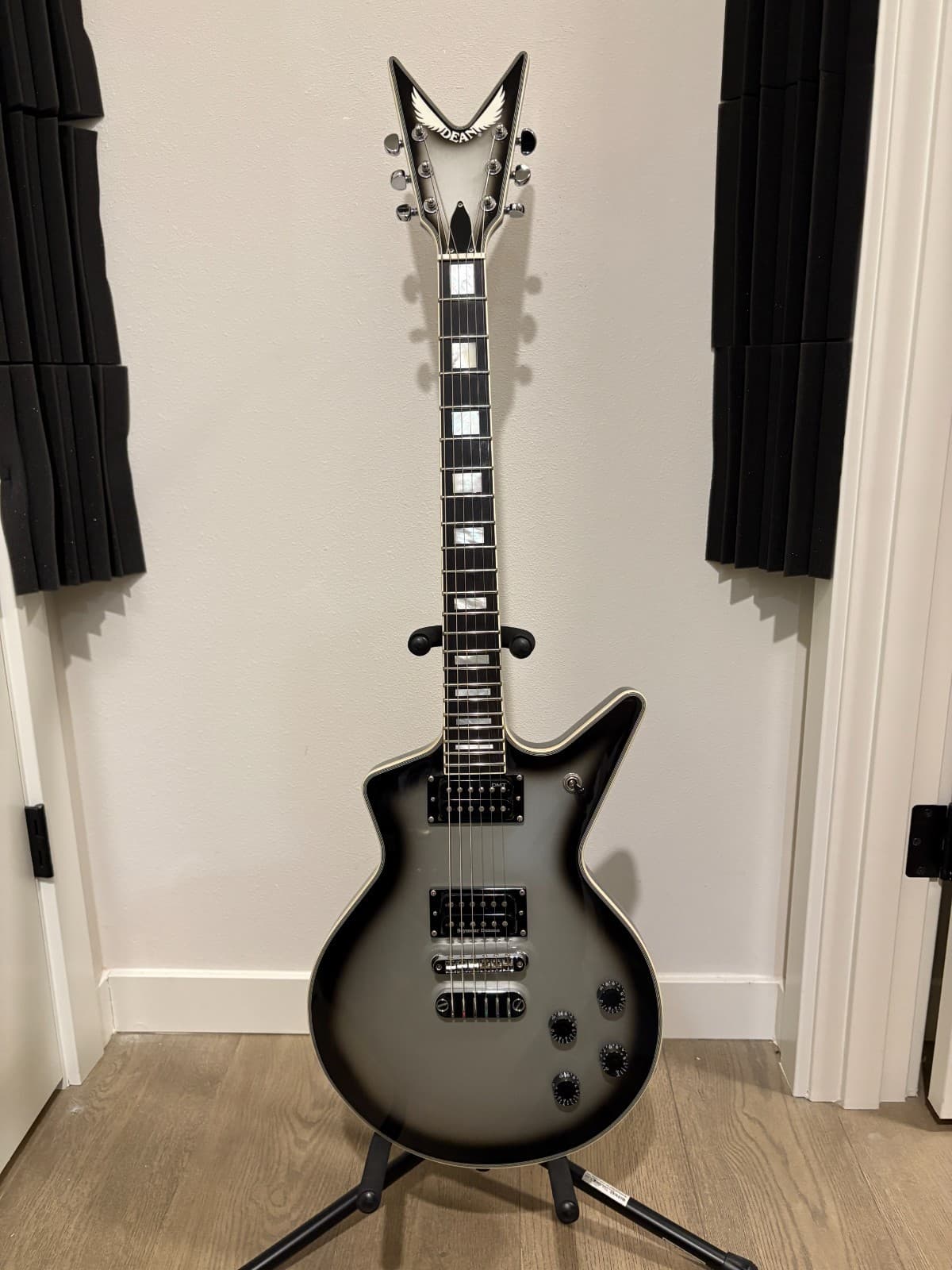 Dean Cadillac 1980 - SilverBurst - 2012 with Gig Bag - KILLER GUITAR!!!!!