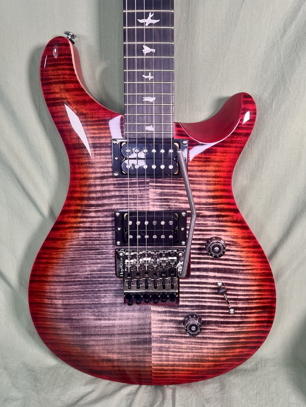 PRS SE Custom 24 Floyd Quilt Top Guitar Charcoal Cherry Burst w/ Gig Bag