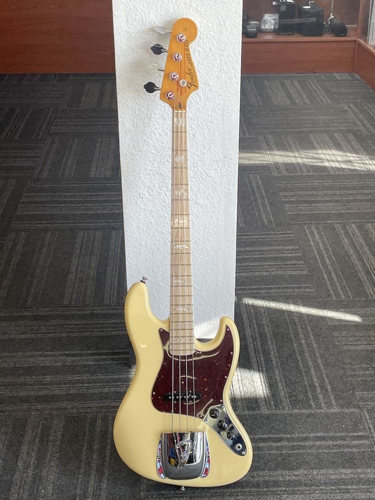 Fender American Original '70s Jazz Bass - Vintage White W/ STRAP (1095039)