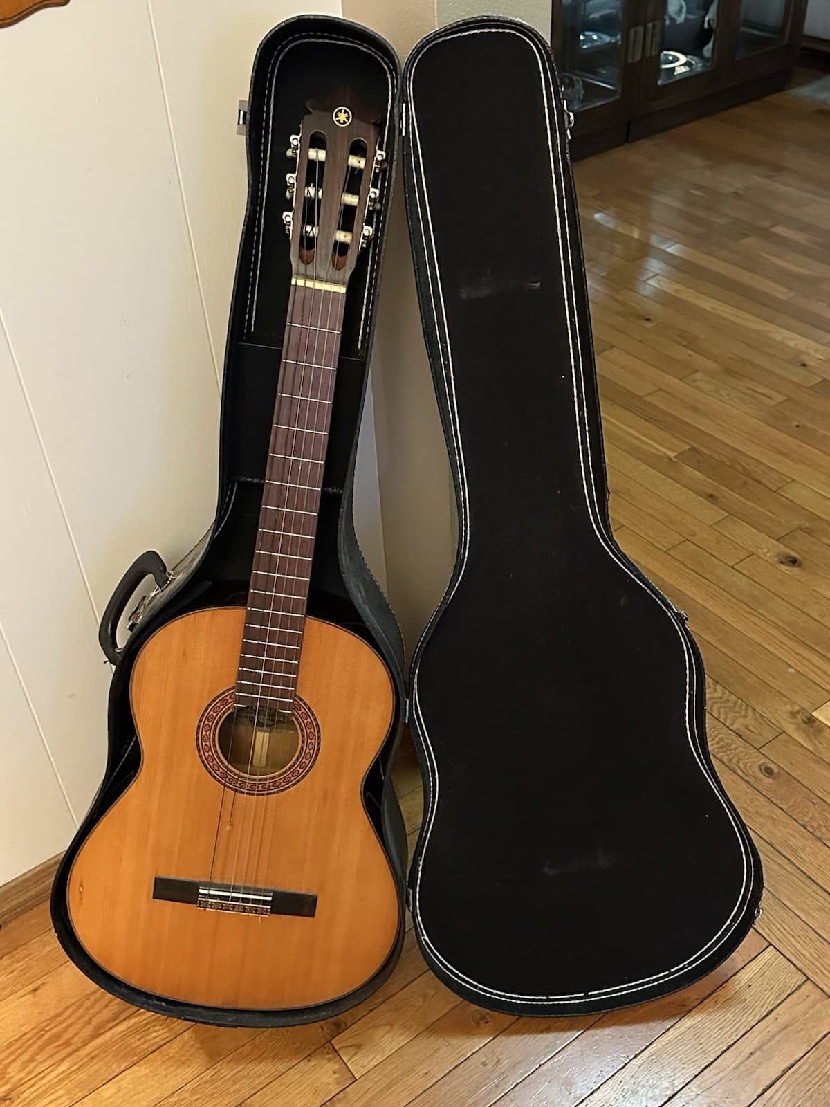 VTG 70s Made in Japan Yamaha G-60A Nylon String Classical Guitar w/Original Case