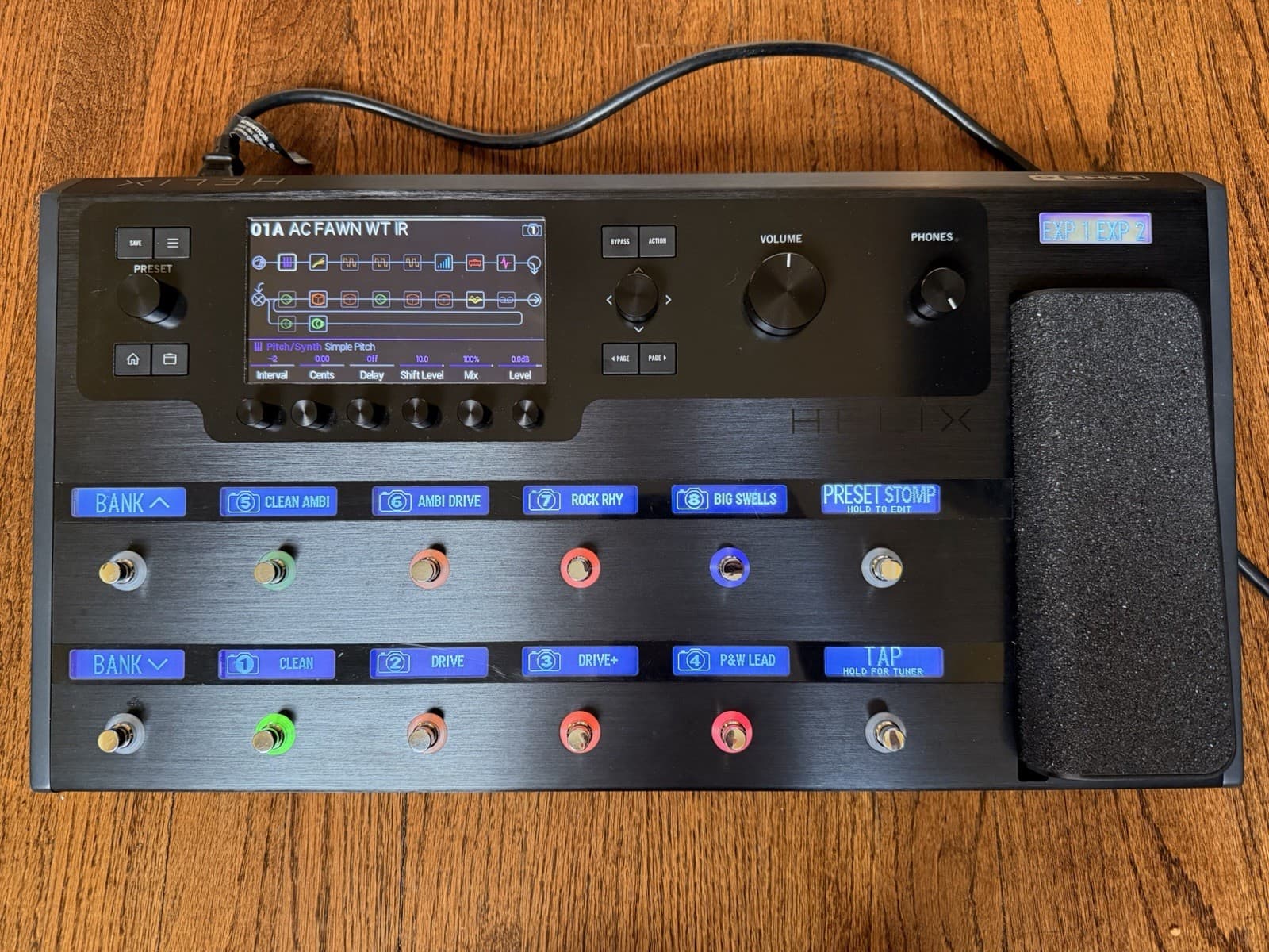 Line 6 Helix Digital Multi-Effects Processor for Guitar & Bass with Backpack