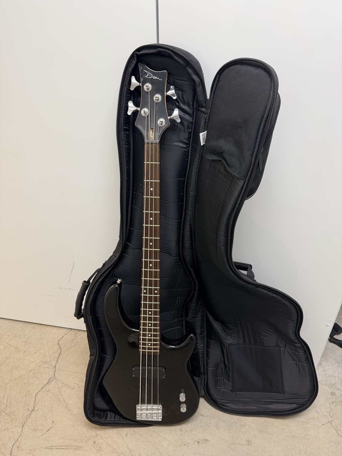 Dean Edge Electric Bass Guitar 4-String Black with Gig Bag