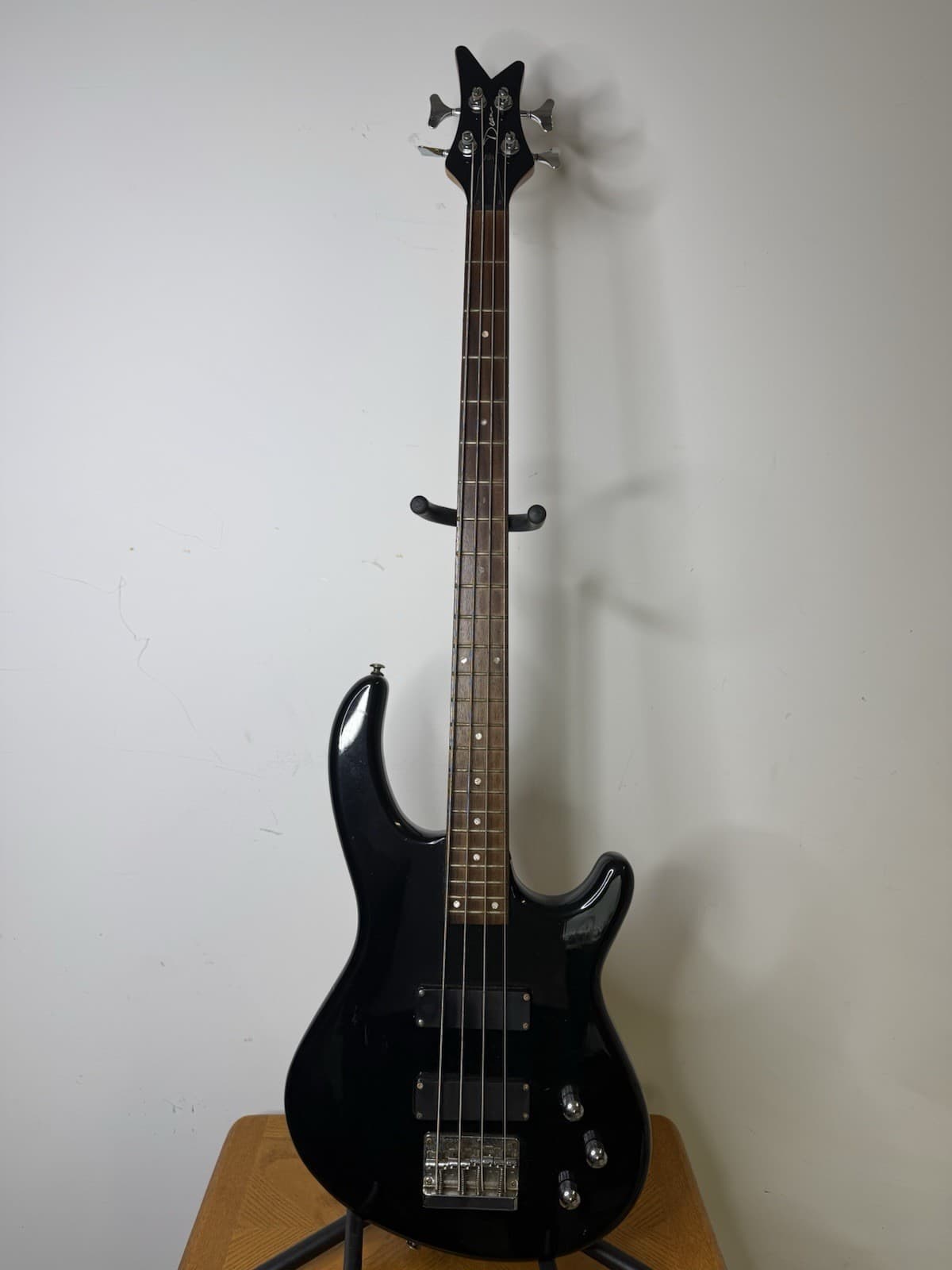 Dean Edge Series Bass Guitar – Made in Korea – E8 Serial – Classic Passive Tone