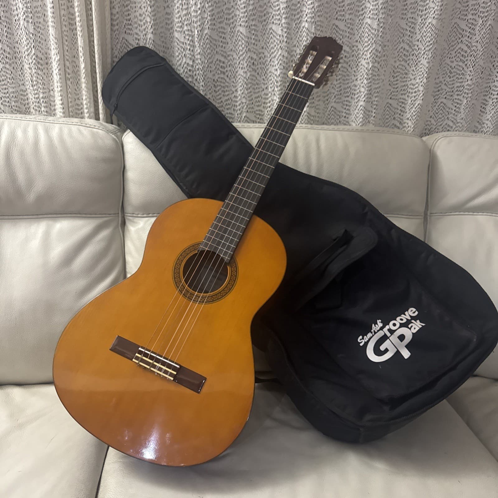 Vintage 1980's Yamaha CG-100A 6 String Classical Acoustic Guitar w/Case