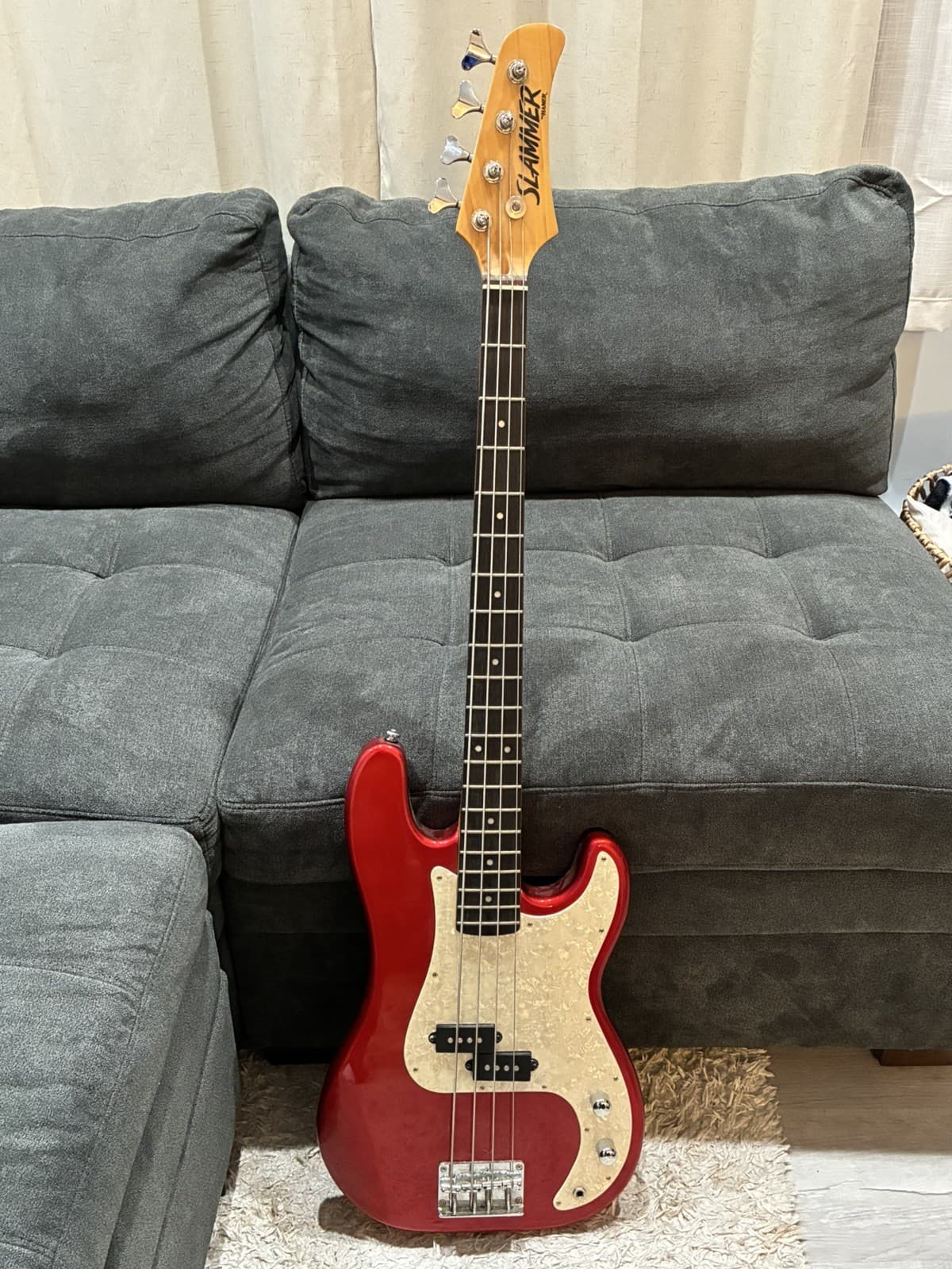 Hamer Slammer Red Electric Bass with Silverstone Bass amp + Chromatic tuner