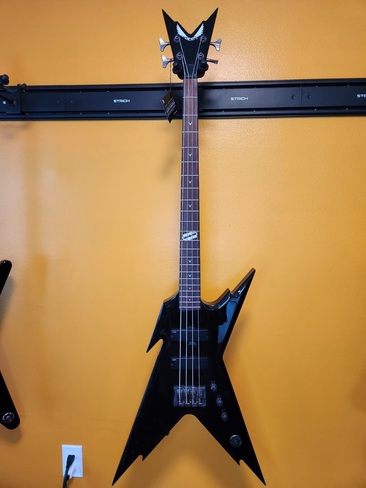 Dean Razorback 4-String Electric Bass Guitar Black/Dimebag Darrell/PANTERA