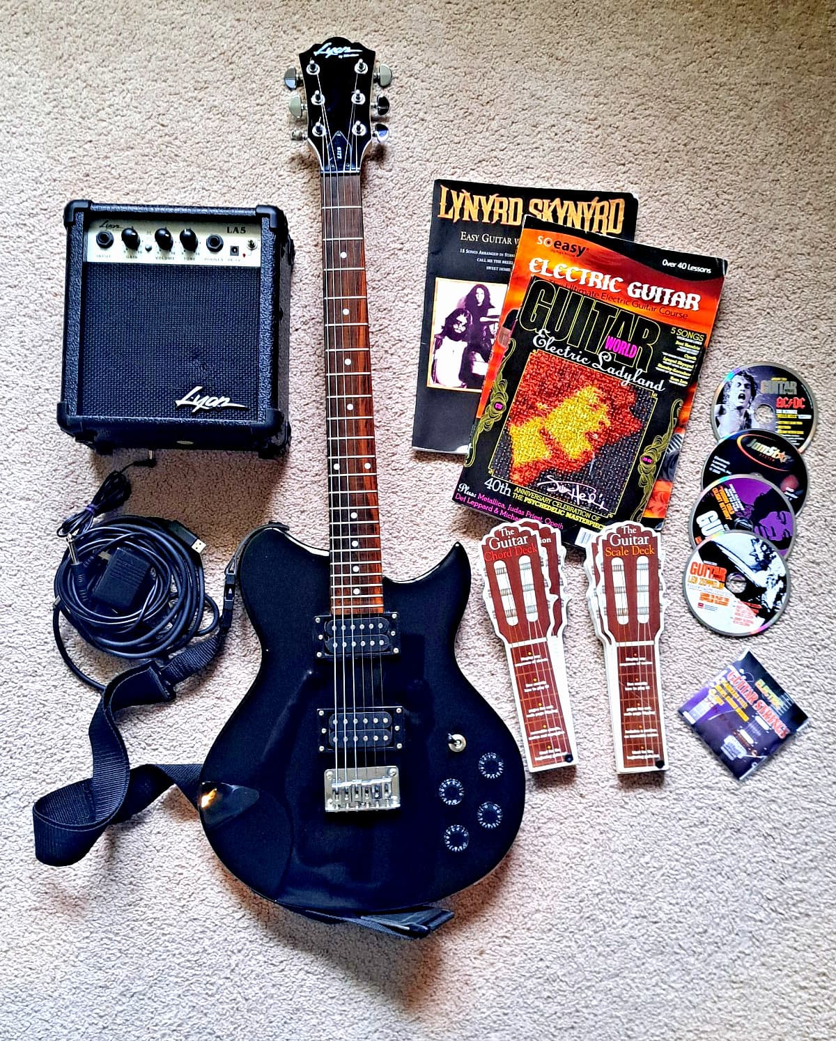 Lyon LI15 by Washburn Electric Guitar Black + Package