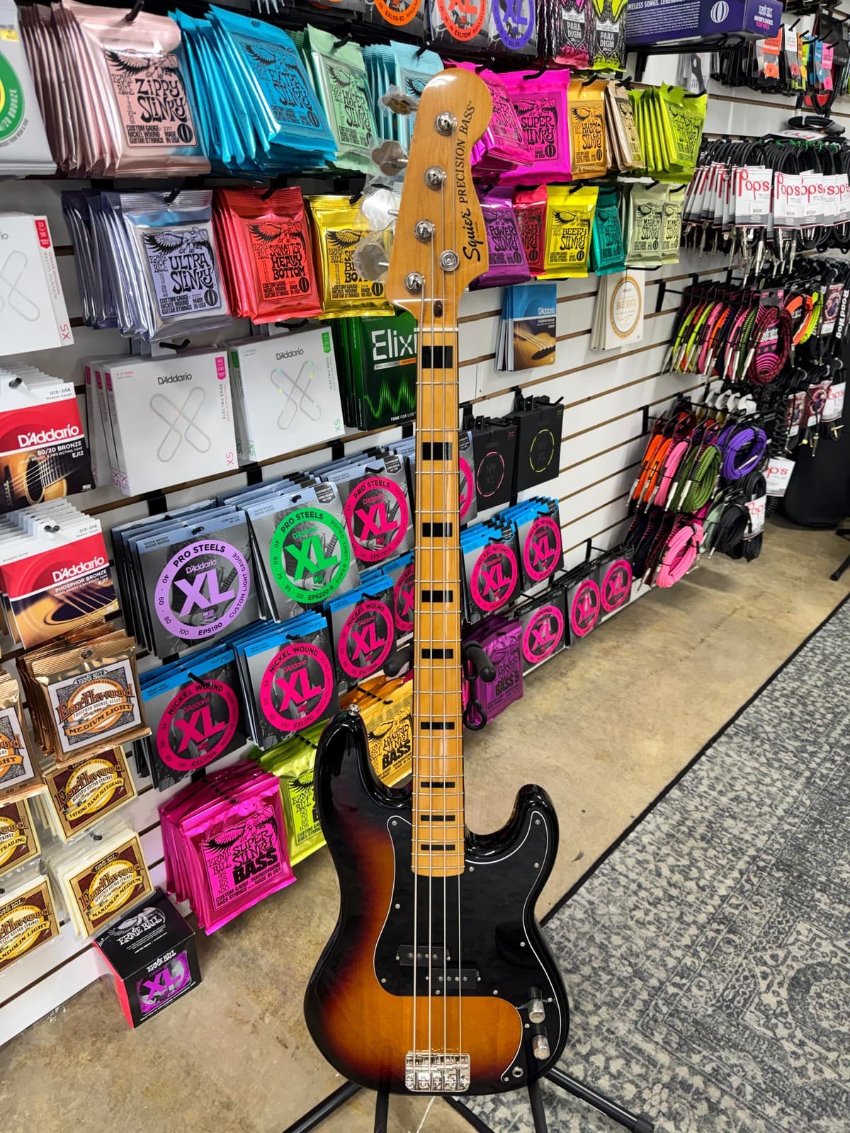 Squier Classic Vibe '70s Precision Bass - 3 Tone Sunburst