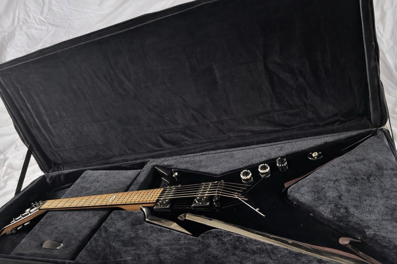 Dean Dime Razorback Electric Guitar Black 6 String Solid Body with Gig Bag