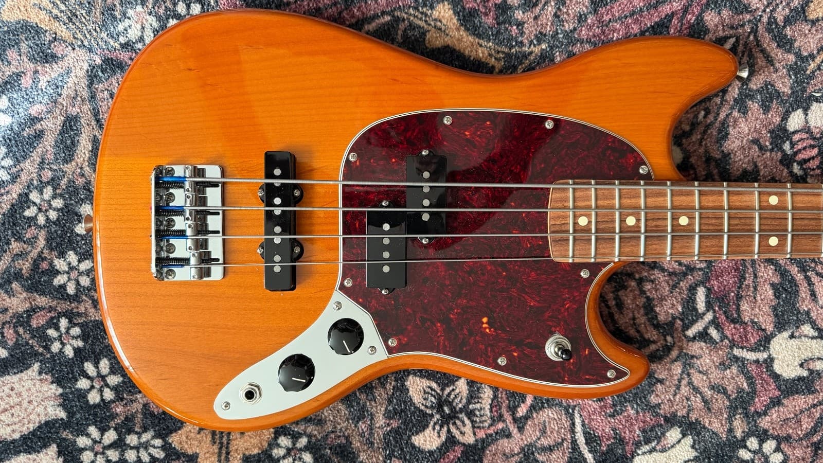 FENDER Player Mustang Bass PJ Pau Ferro Fingerboard with gig bag. Never played