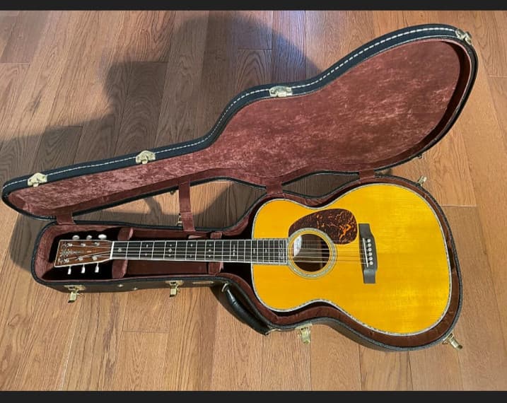 Martin HD-28 20 Frets 6 String Dreadnought Acoustic Guitar w/ Case -...