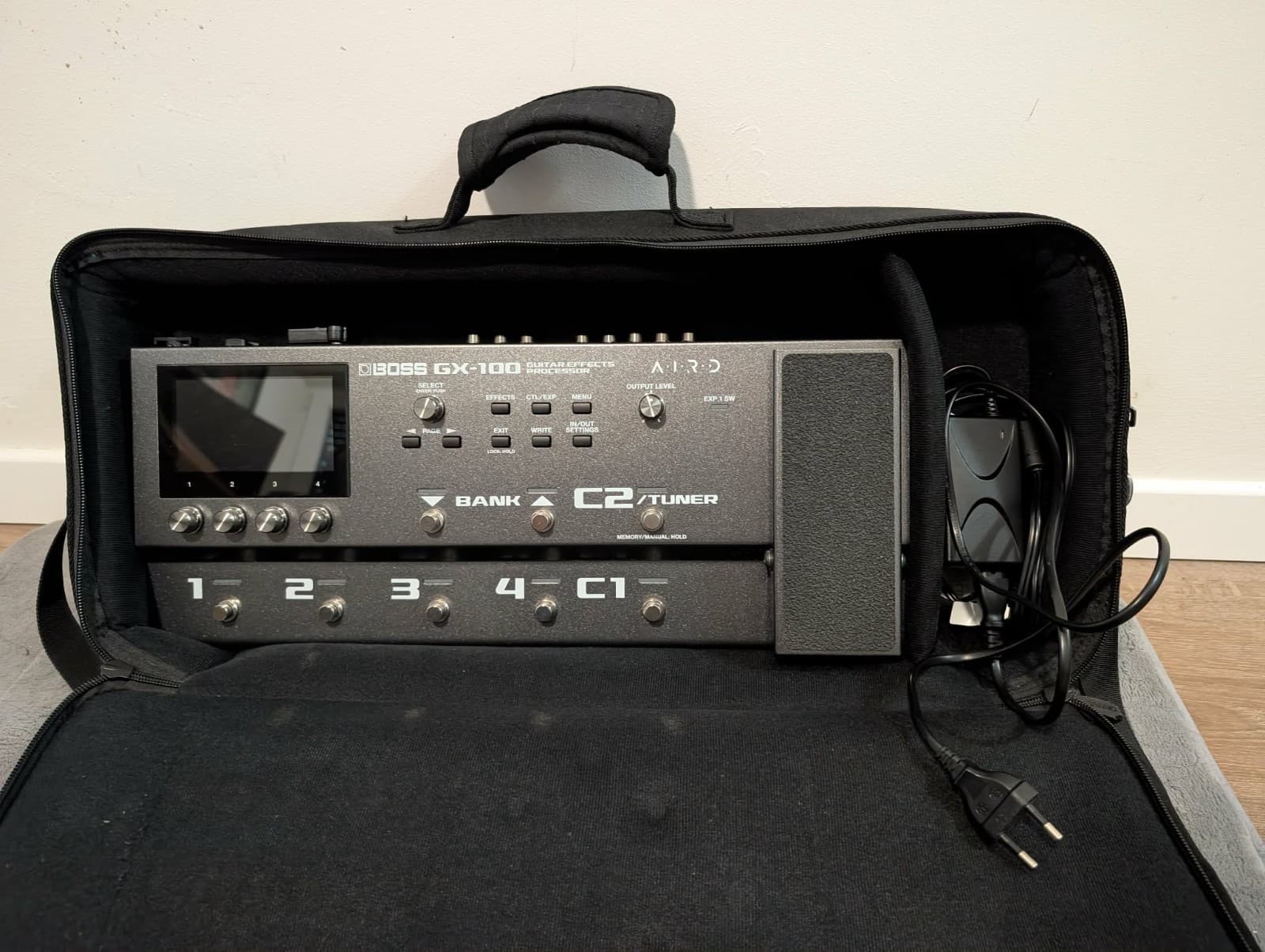 Boss GX-100 Guitar Effects Processor - Excellent Condition