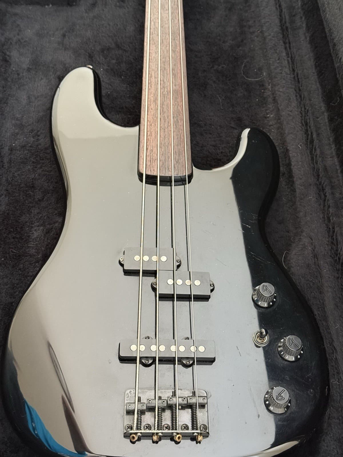 Fender Jazz Bass Special Fretless 4-String Electric Bass Black 1986 w/ Hard Case