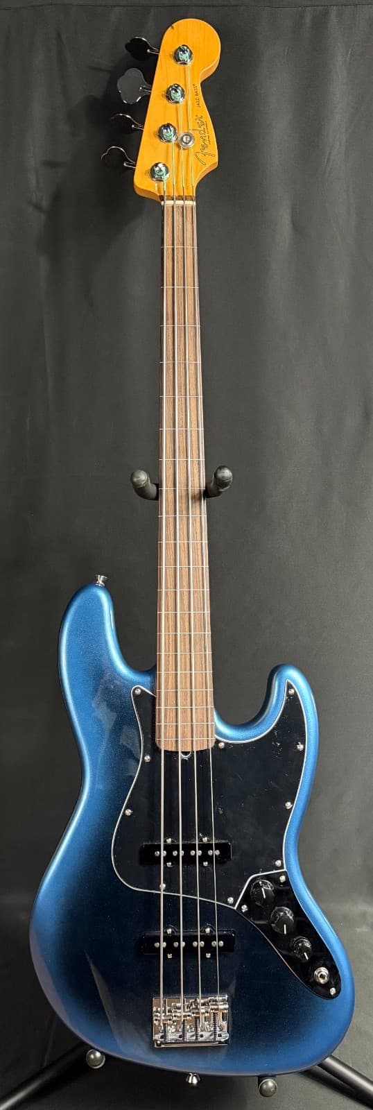 Fender American Professional II Jazz Bass Fretless 4-String Bass Guitar Dark Nig