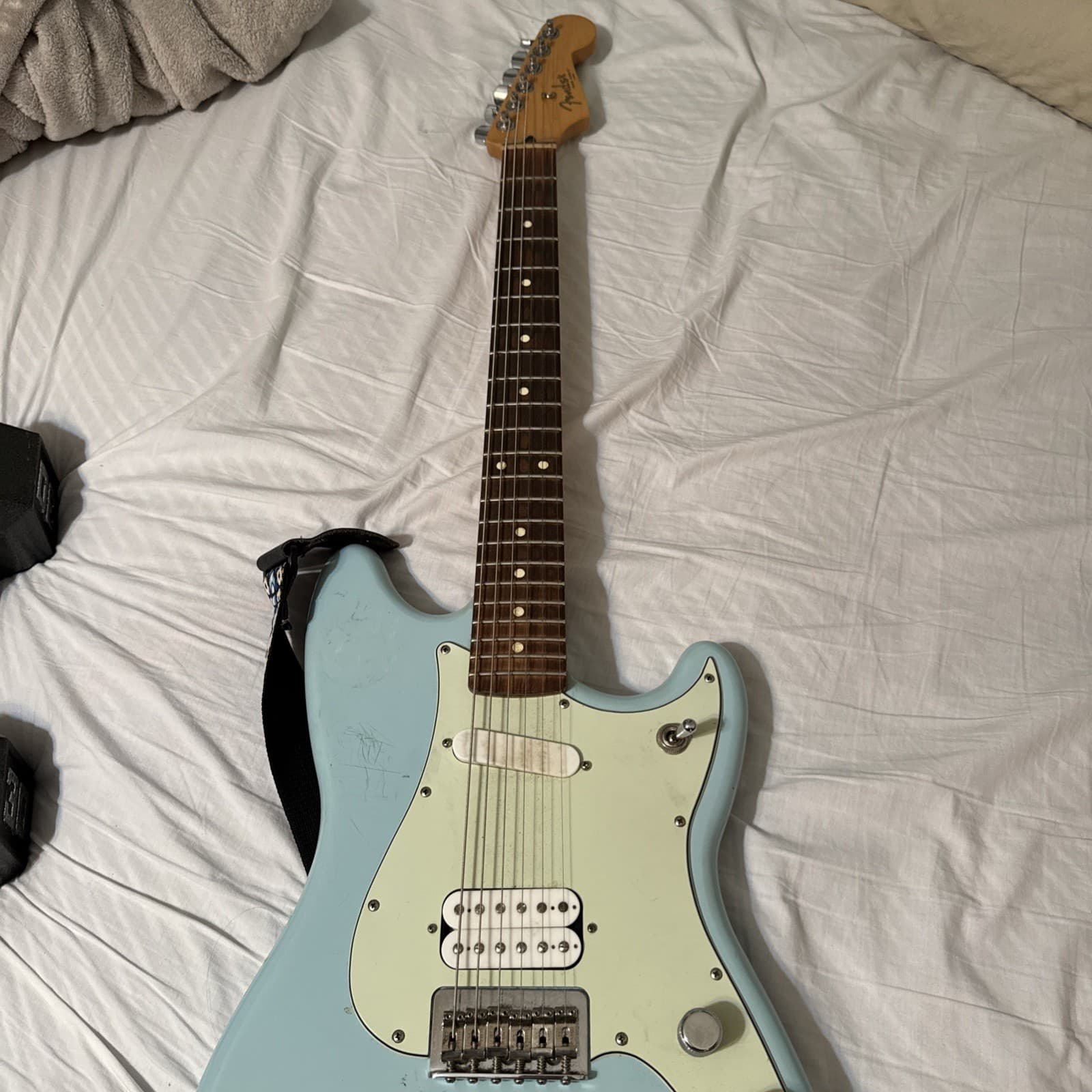 Fender Duo-Sonic HS 6 String Pau Ferro Fingerboard Electric Guitar - Daphne Blue