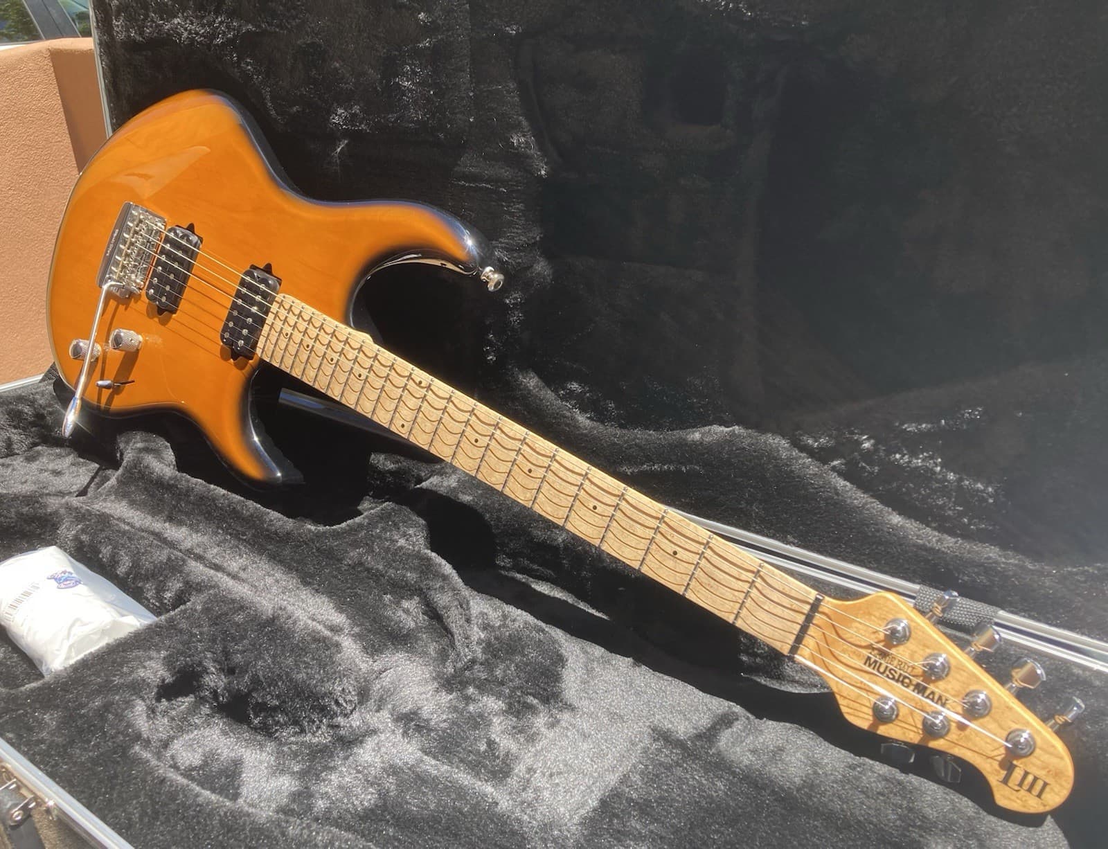 Ernie Ball Music Man Luke 3 HH Stainless Frets Bare Knuckles Xcellent Condish 🤩